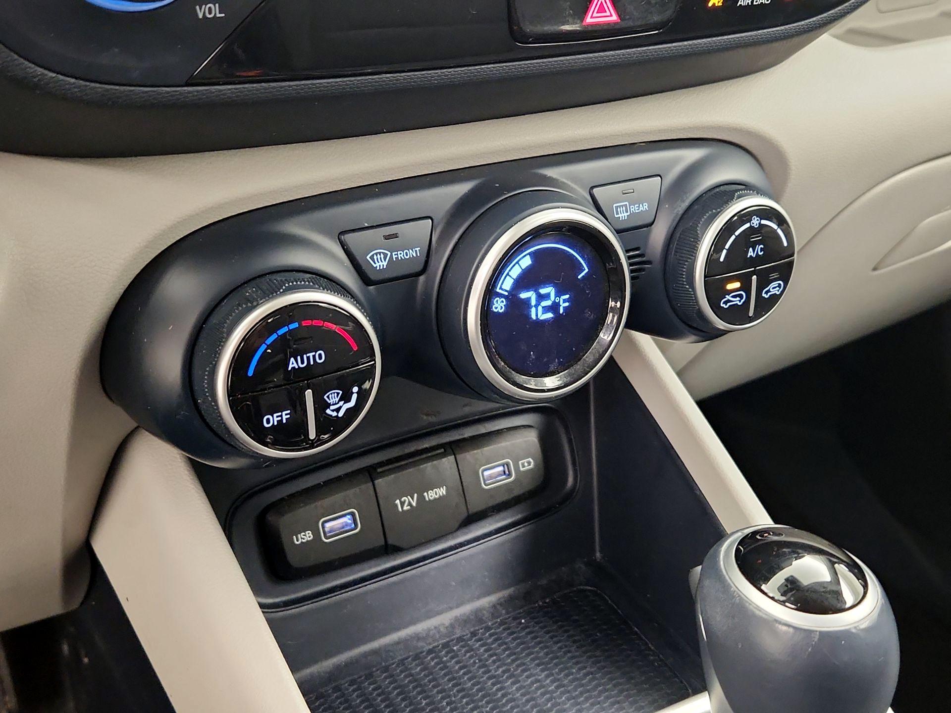 Thumbnail: 2022 Hyundai Venue - 17