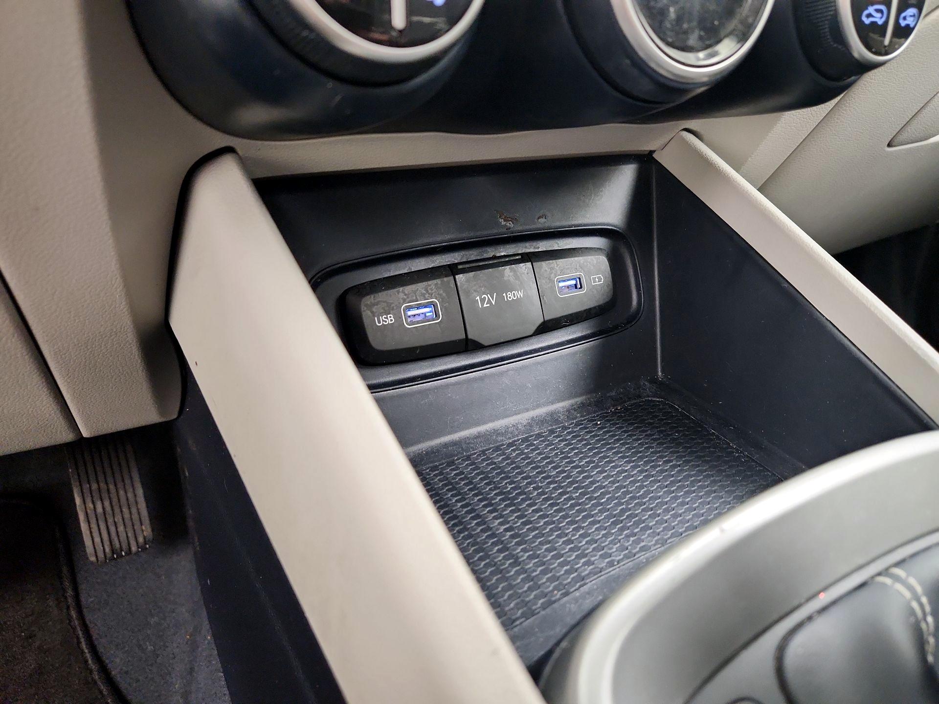 Thumbnail: 2022 Hyundai Venue - 19