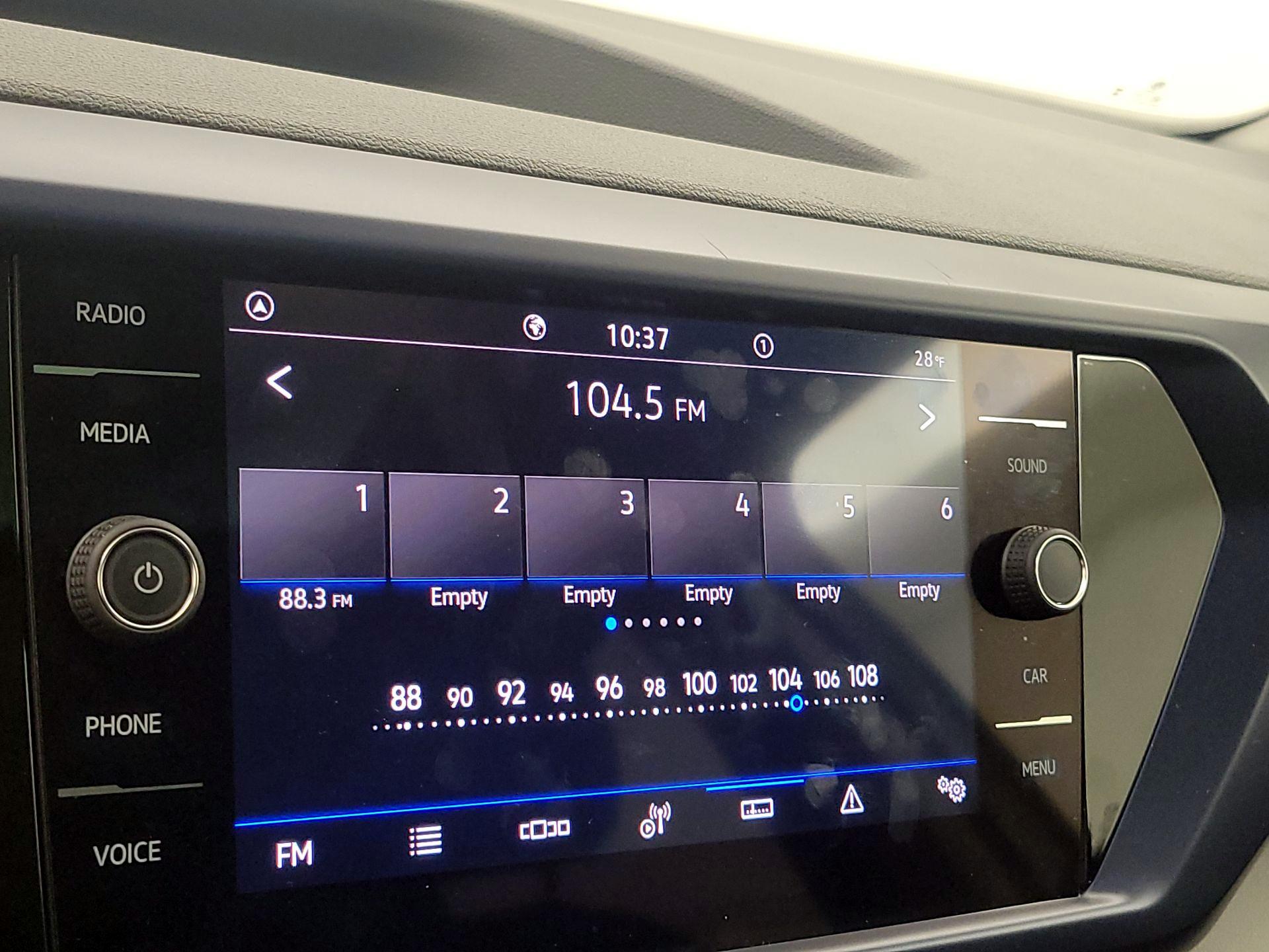 Thumbnail: 2024 Volkswagen Taos - 15