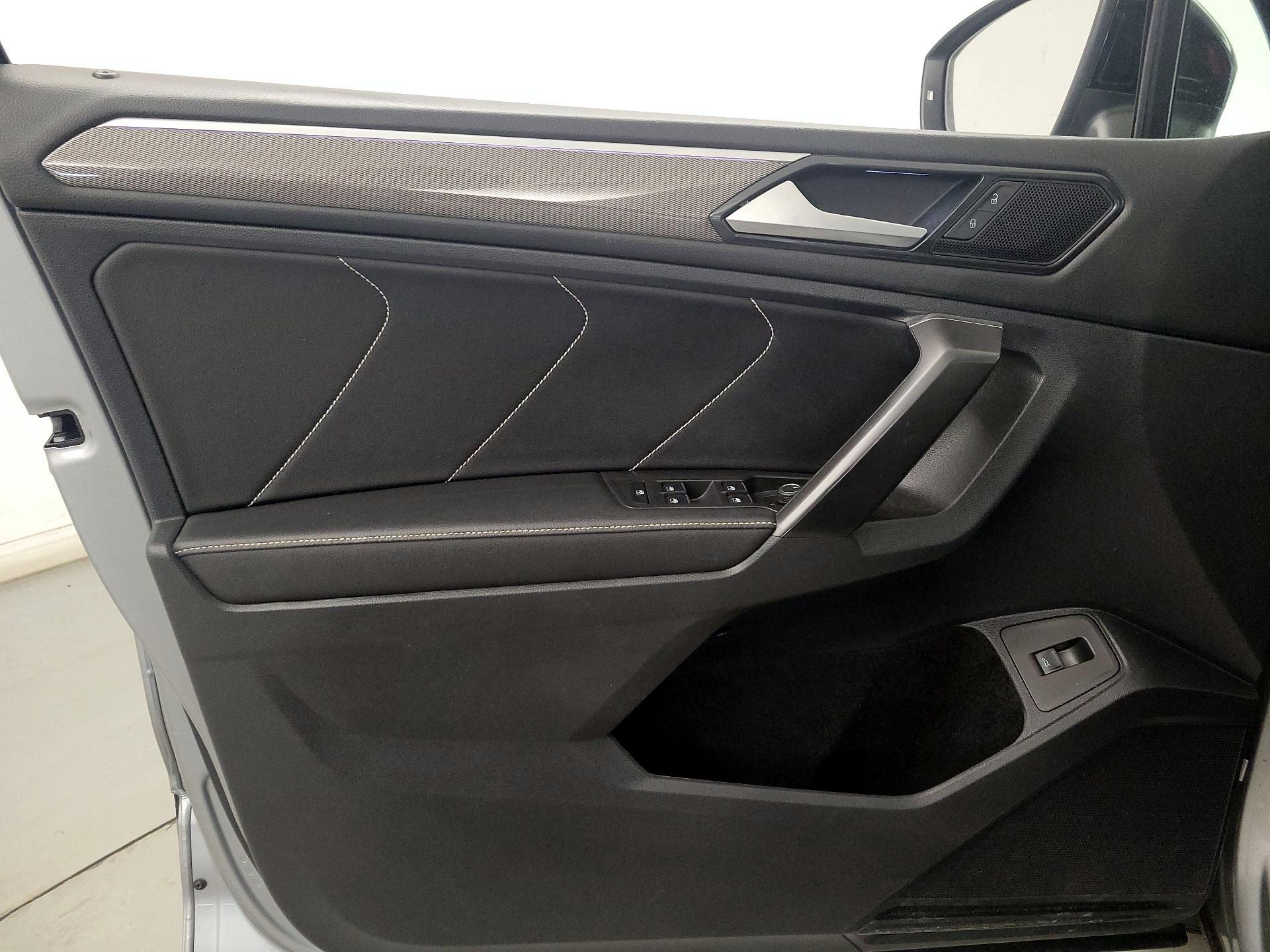 Thumbnail: 2022 Volkswagen Tiguan - 12