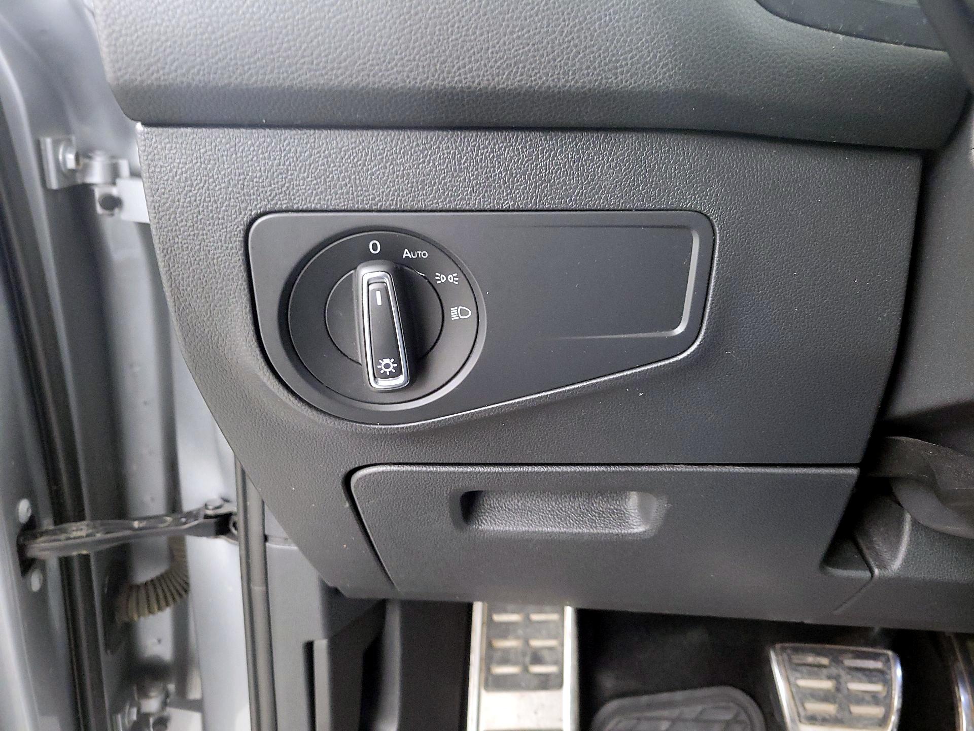 Thumbnail: 2022 Volkswagen Tiguan - 13