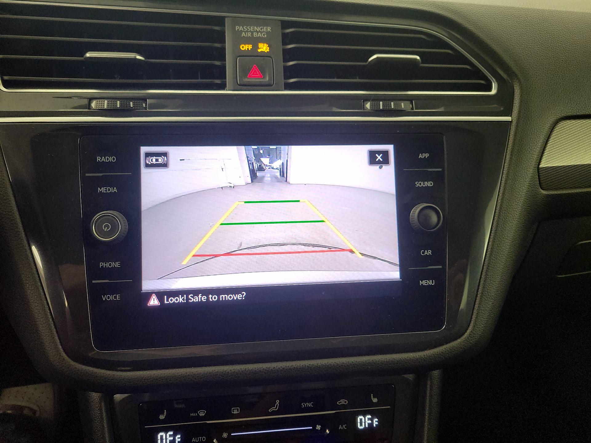 Thumbnail: 2022 Volkswagen Tiguan - 14