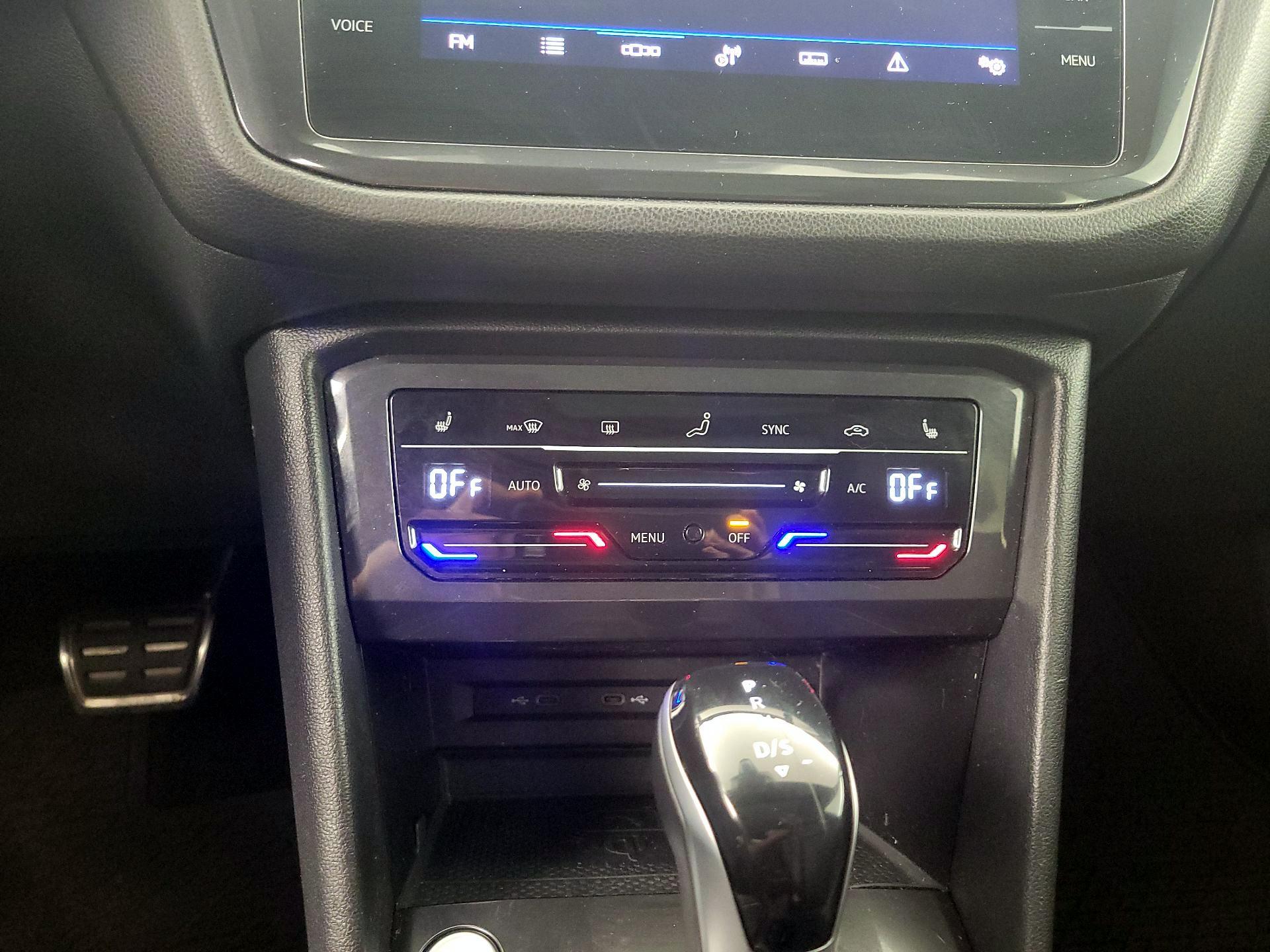 Thumbnail: 2022 Volkswagen Tiguan - 16