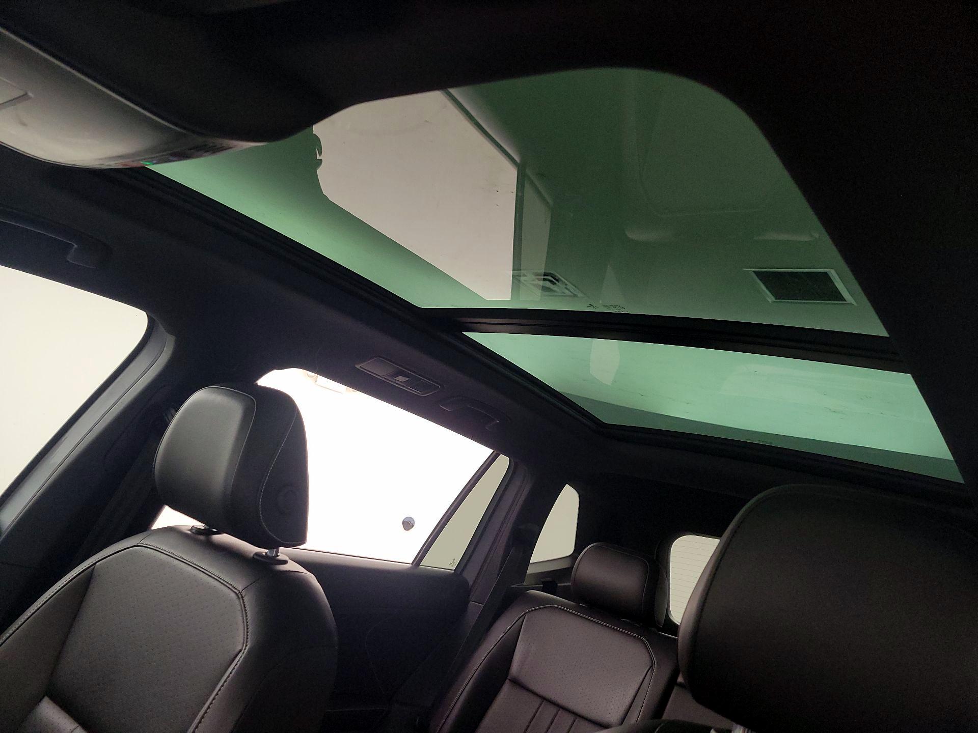 Thumbnail: 2022 Volkswagen Tiguan - 19