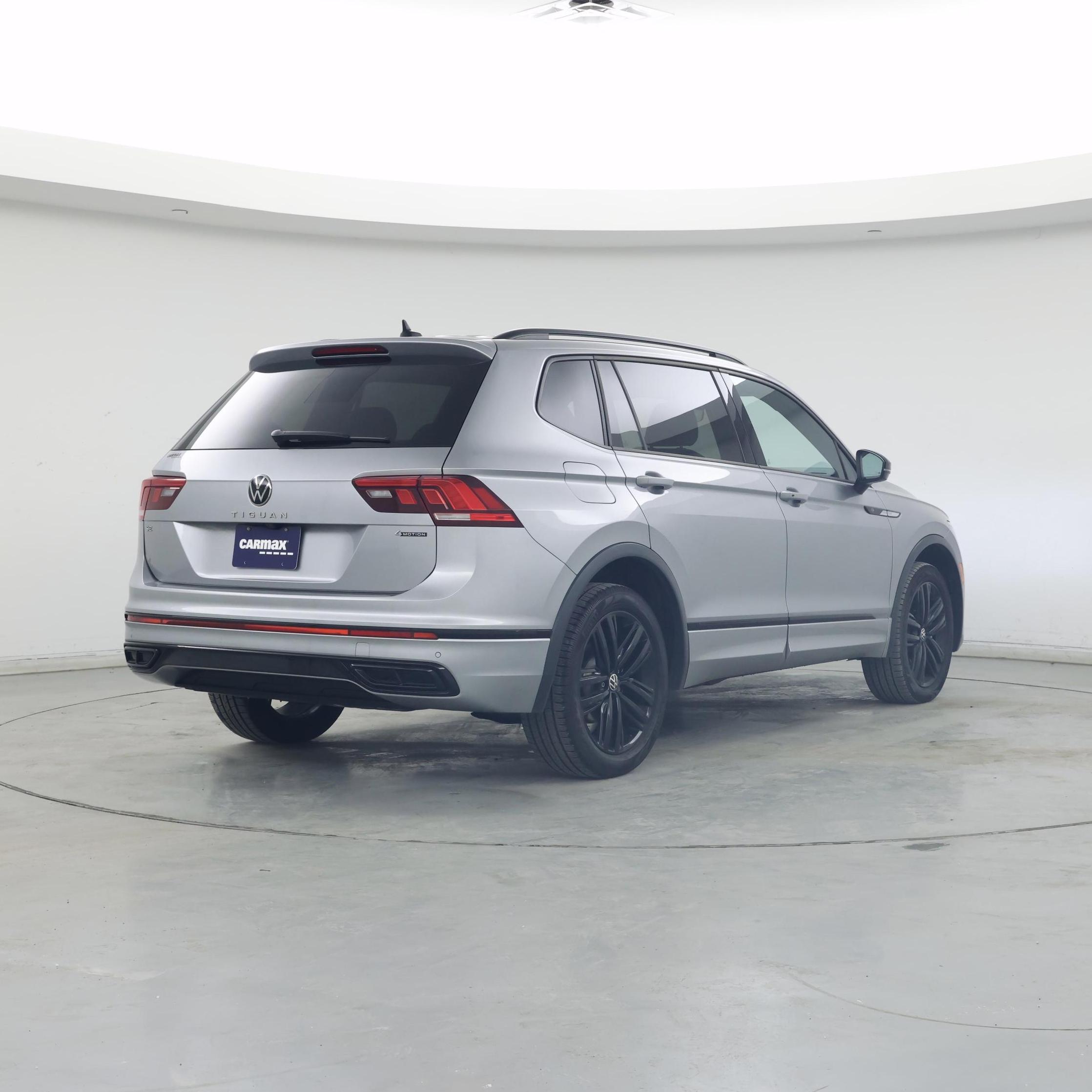 Thumbnail: 2022 Volkswagen Tiguan - 8