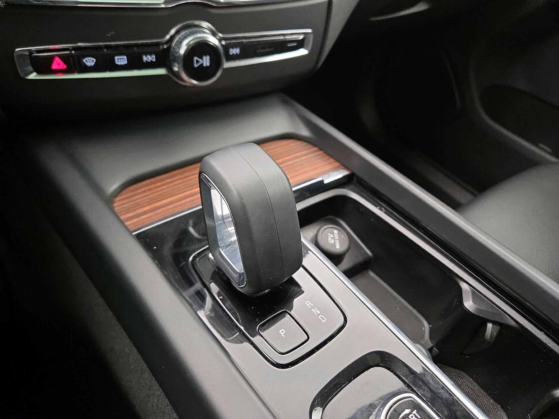 Thumbnail: 2023 Volvo XC60 - 17