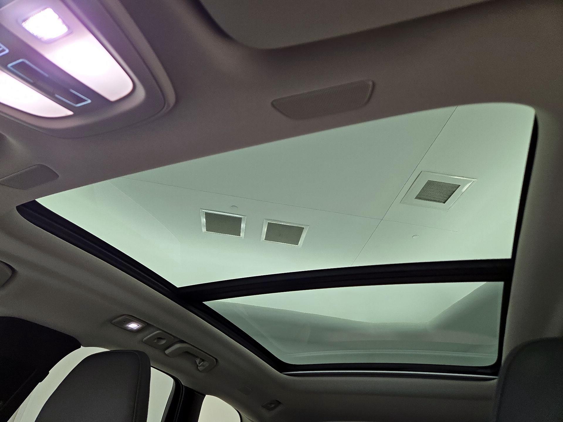 Thumbnail: 2023 Volvo XC60 - 19