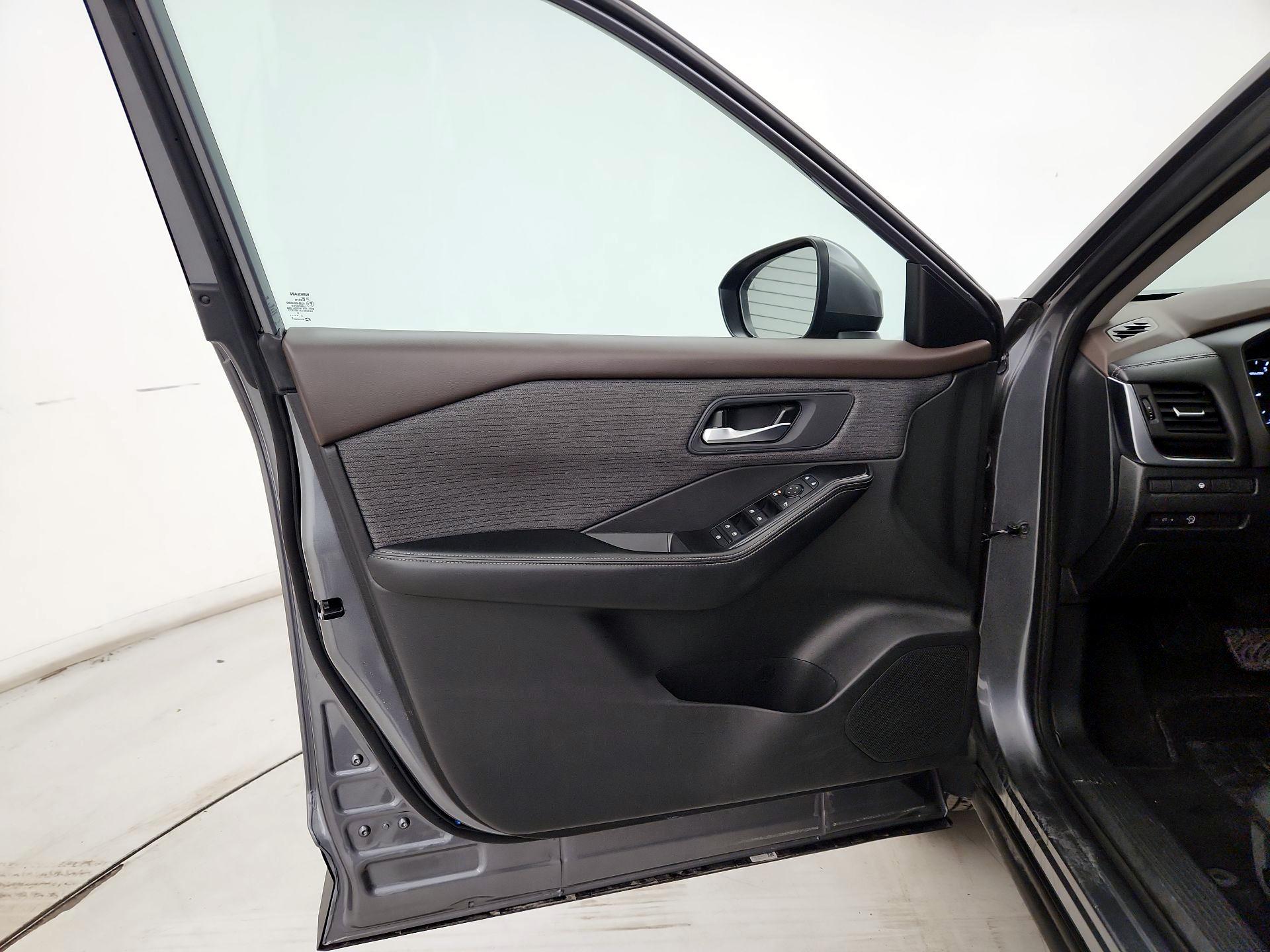 Thumbnail: 2023 Nissan Rogue - 12