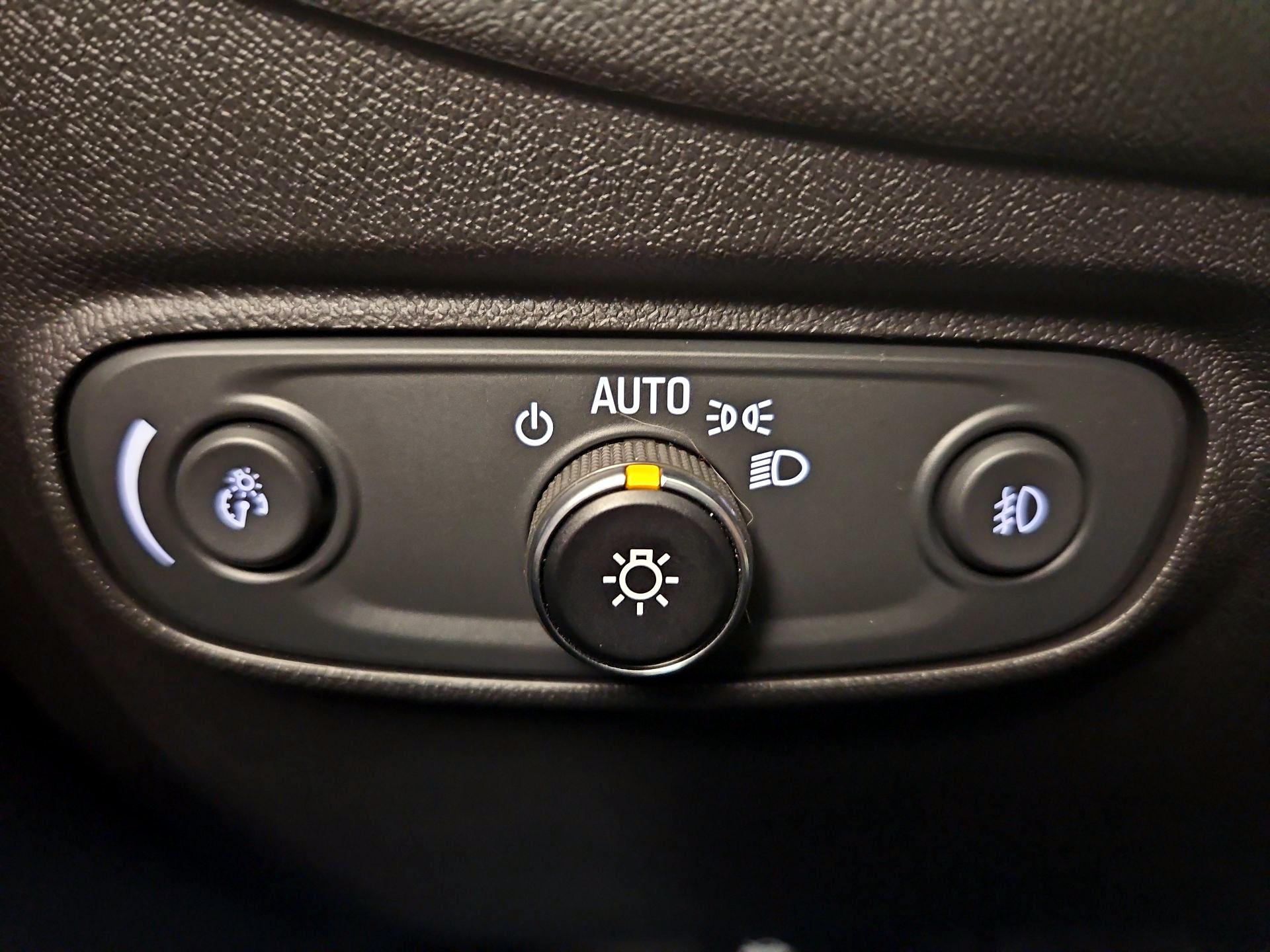 Thumbnail: 2020 Chevrolet Equinox - 13