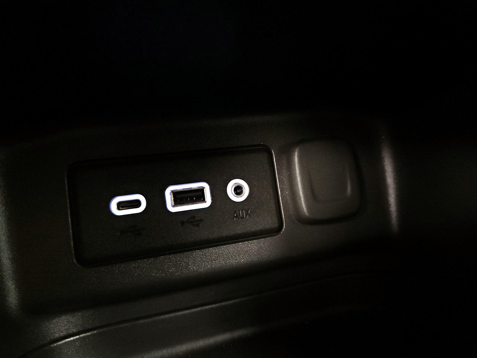 Thumbnail: 2020 Chevrolet Equinox - 18