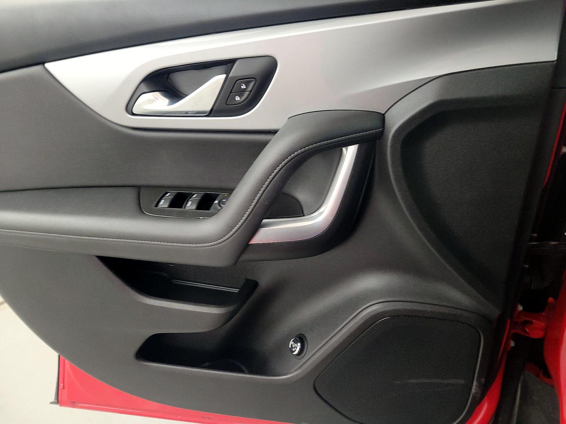 Thumbnail: 2020 Chevrolet Blazer - 12