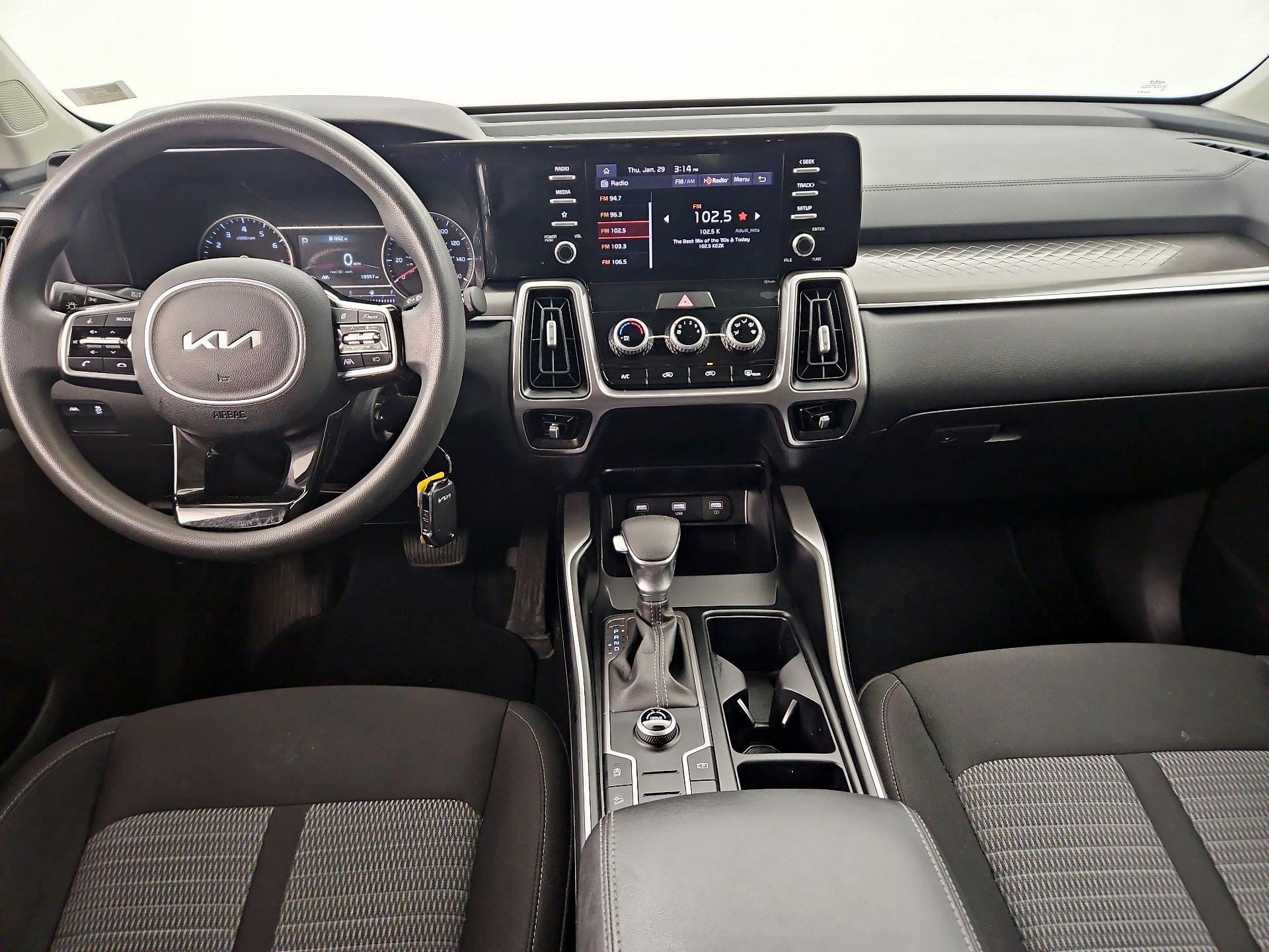 Thumbnail: 2023 Kia Sorento - 9