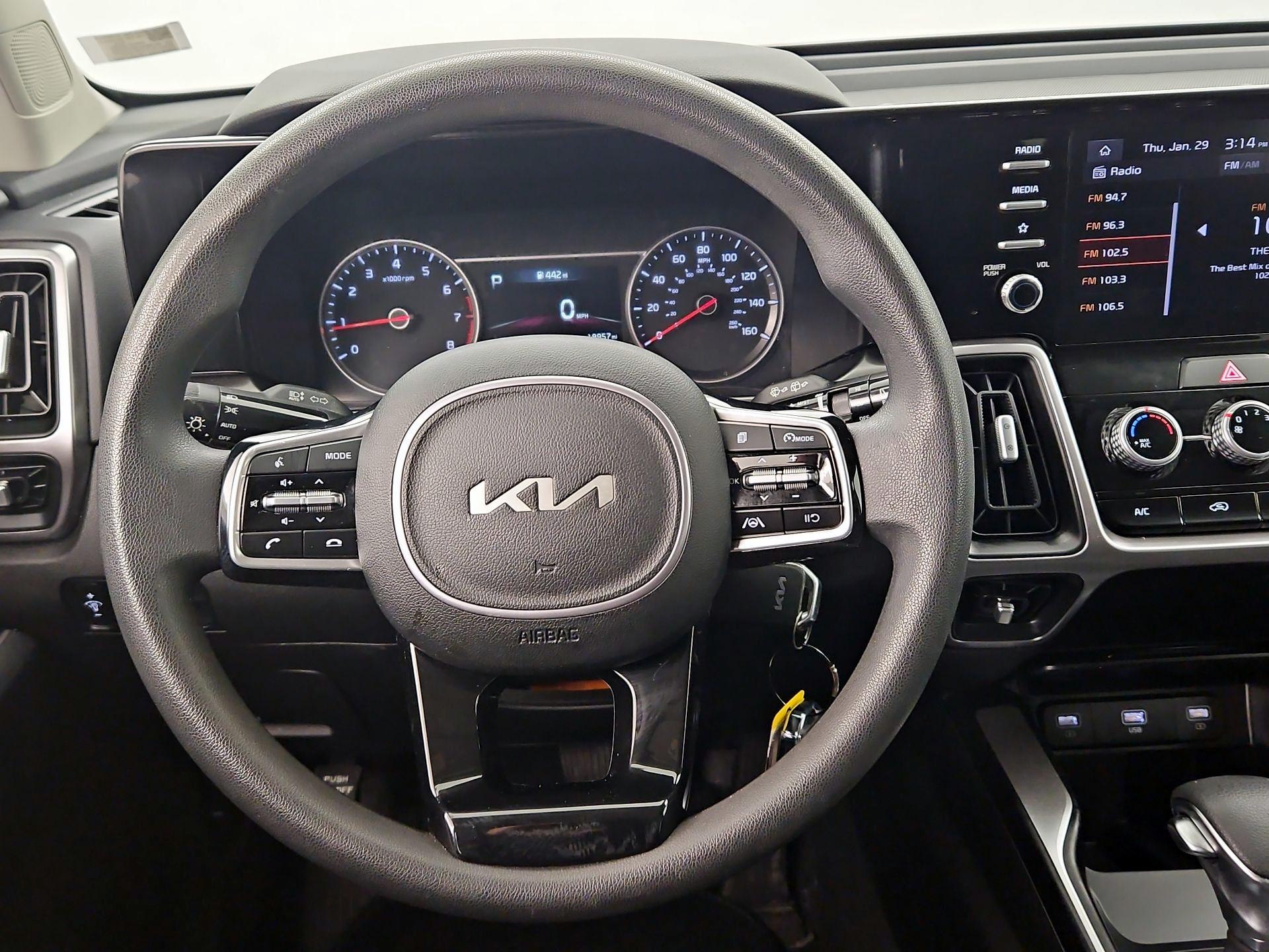 Thumbnail: 2023 Kia Sorento - 10