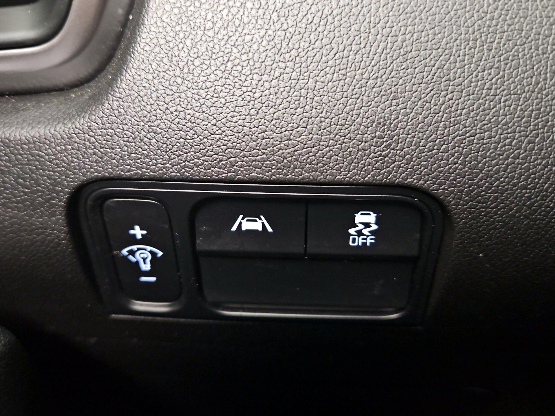 Thumbnail: 2023 Kia Sorento - 13