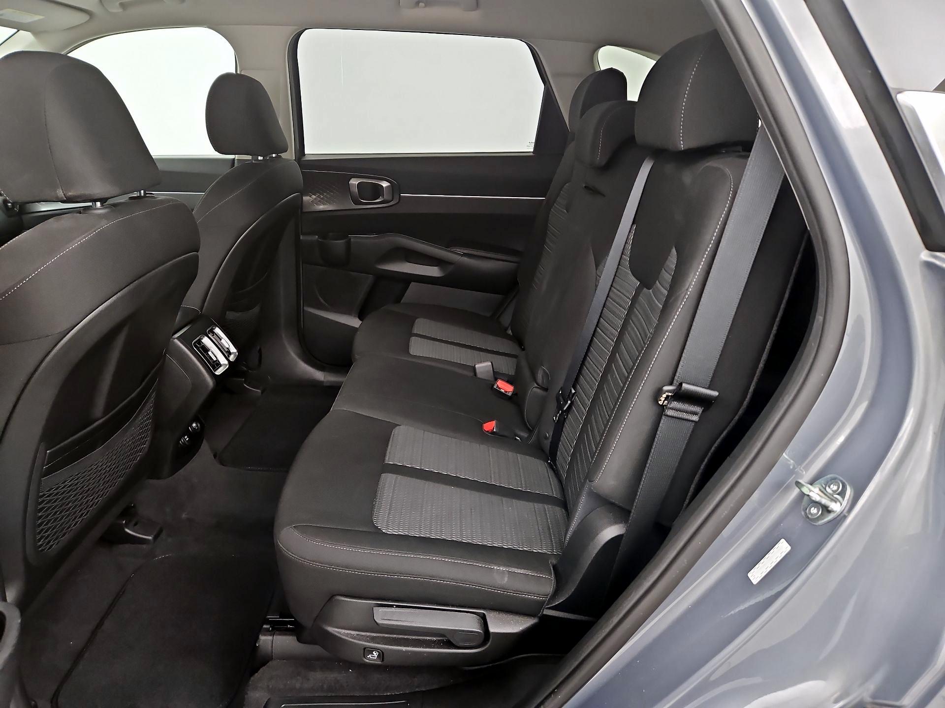 Thumbnail: 2023 Kia Sorento - 19