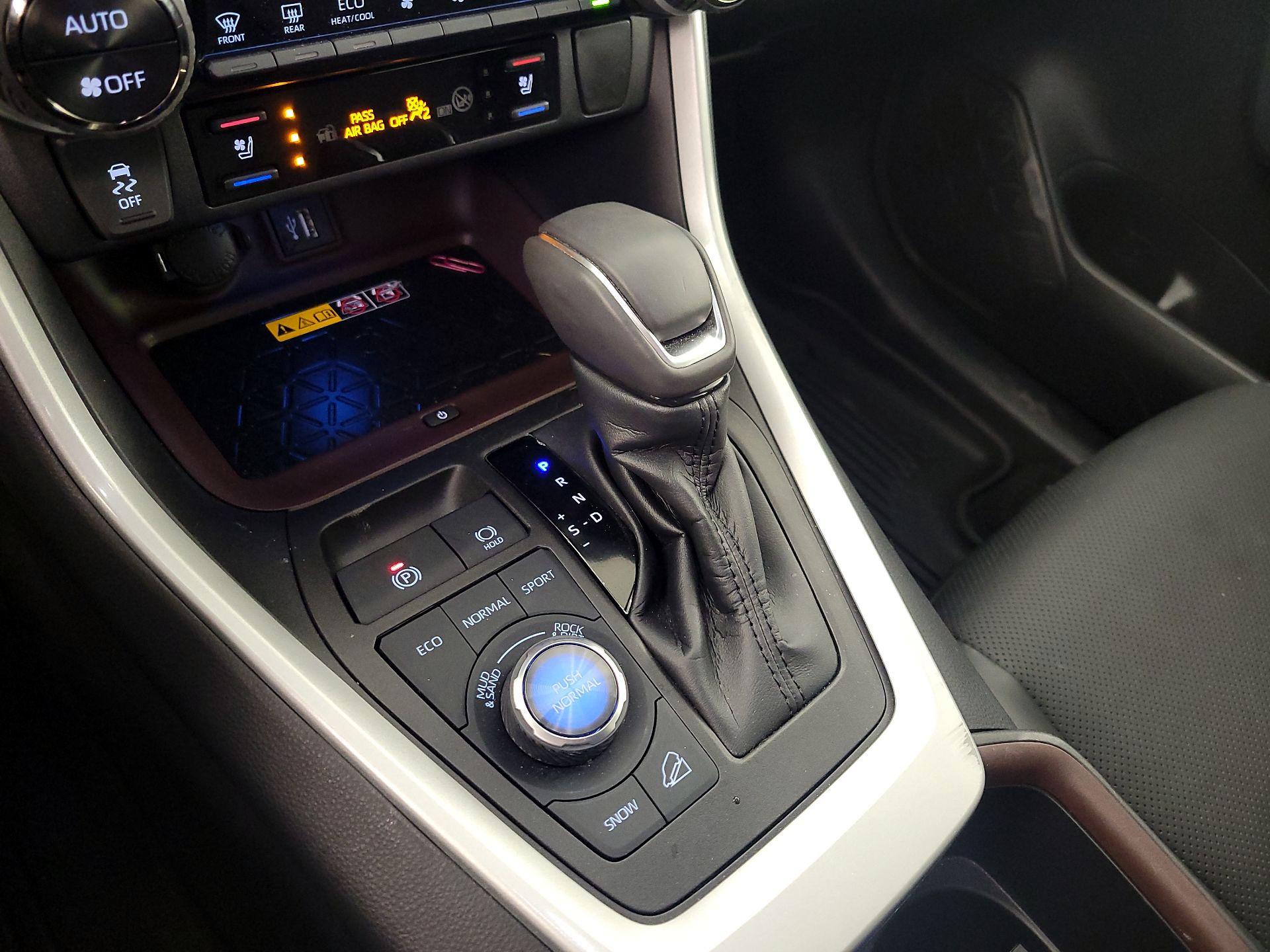 Thumbnail: 2023 Toyota RAV4 - 17