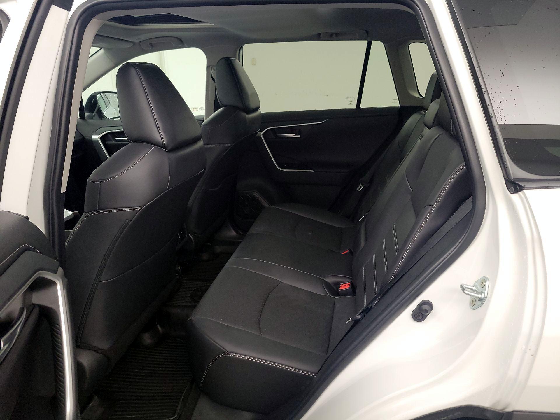 Thumbnail: 2023 Toyota RAV4 - 20