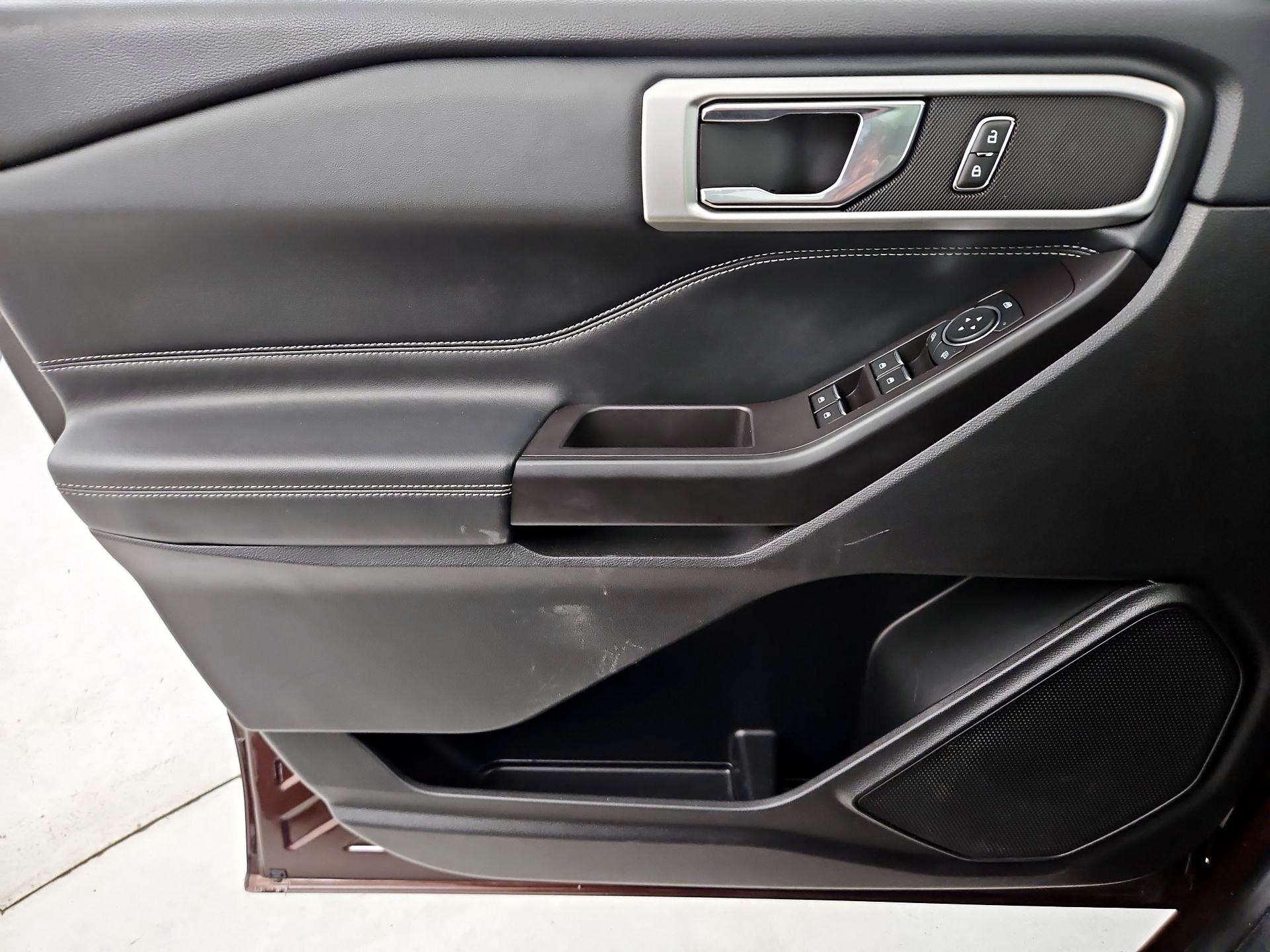 Thumbnail: 2020 Ford Explorer - 12