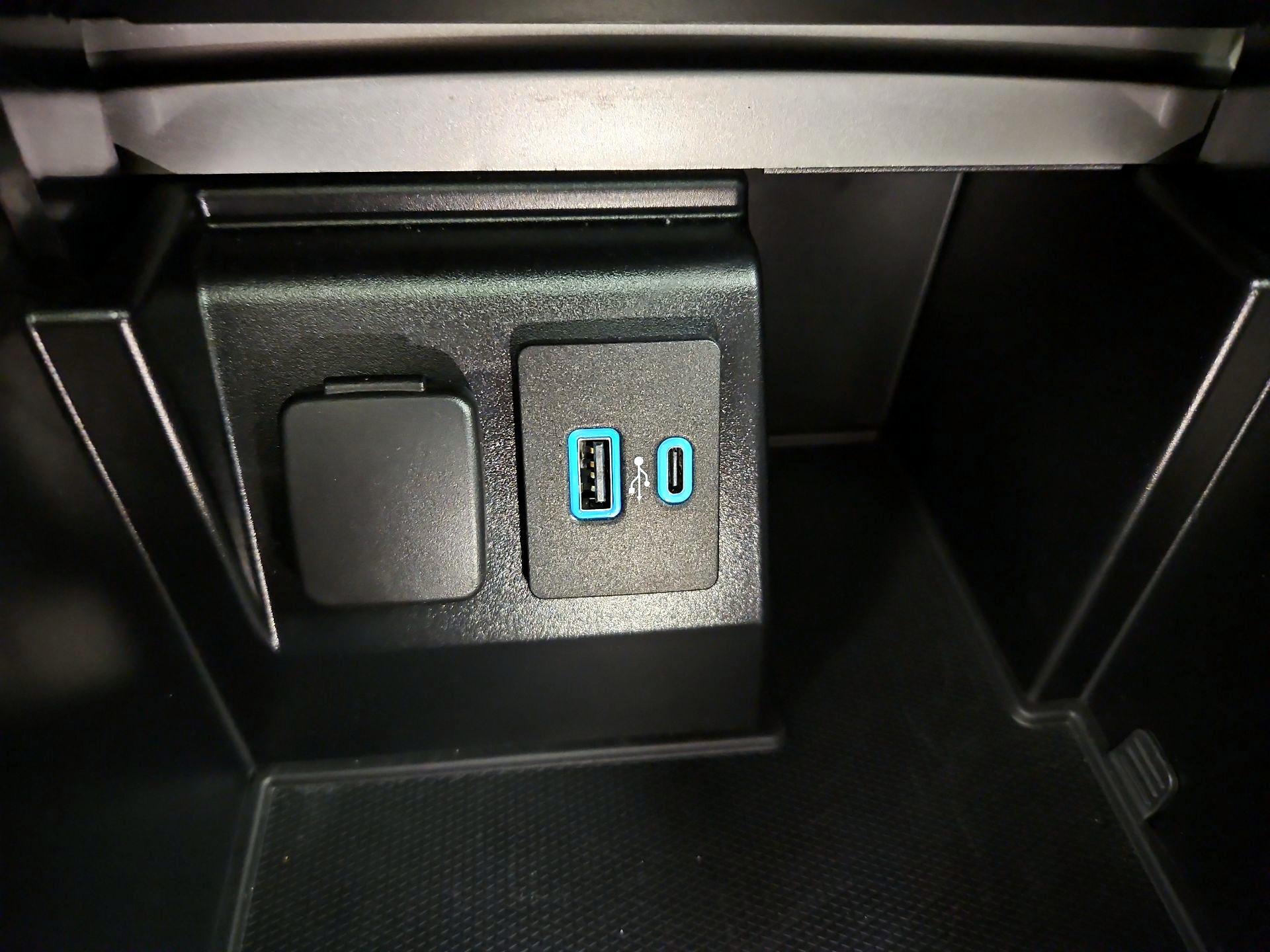 Thumbnail: 2020 Ford Explorer - 18