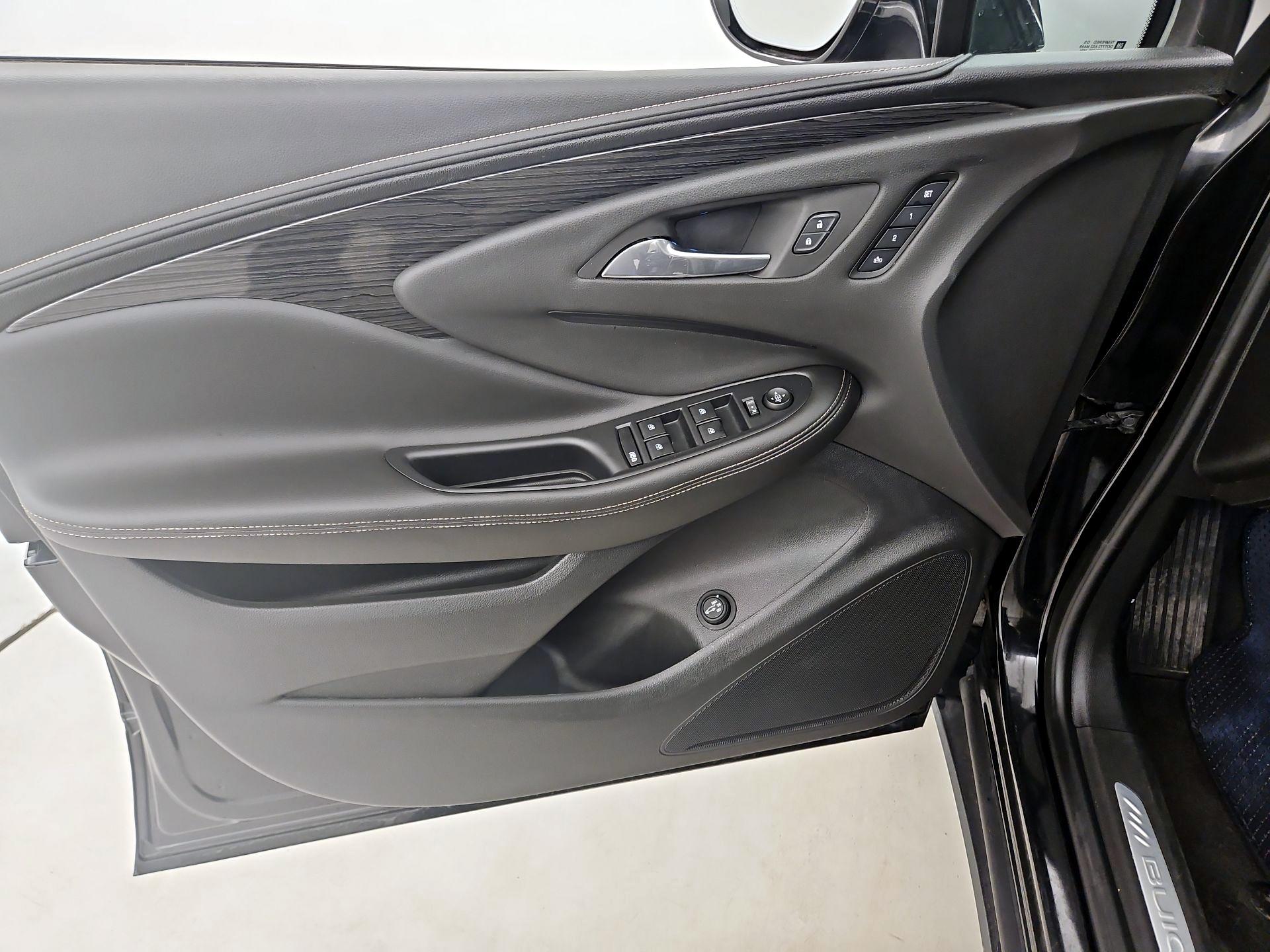 Thumbnail: 2017 Buick Envision - 12