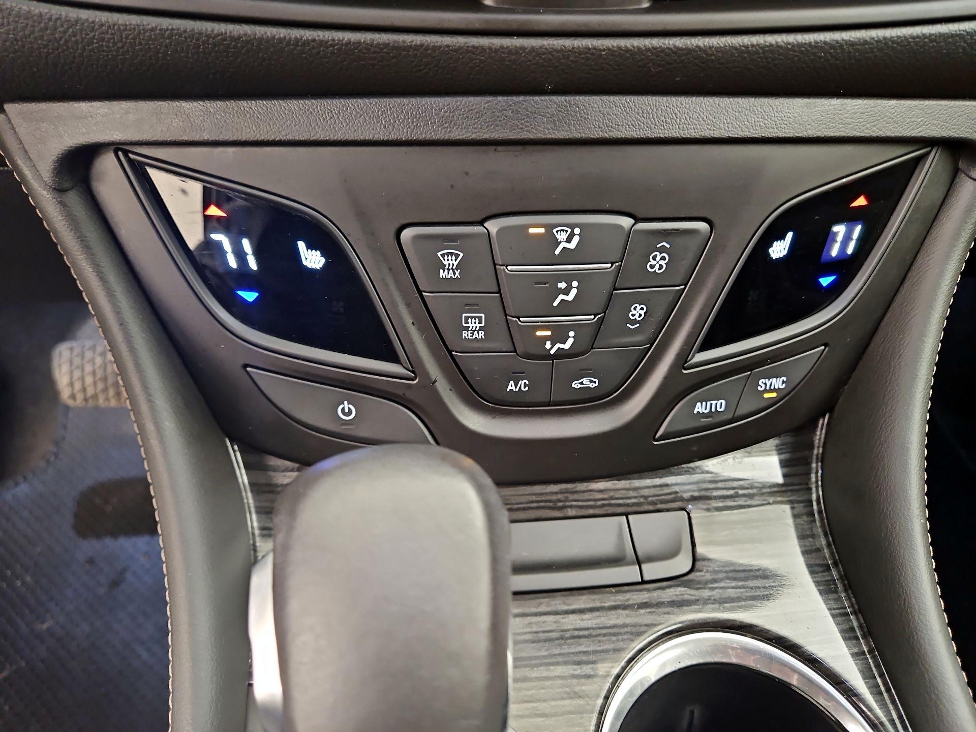 Thumbnail: 2017 Buick Envision - 16