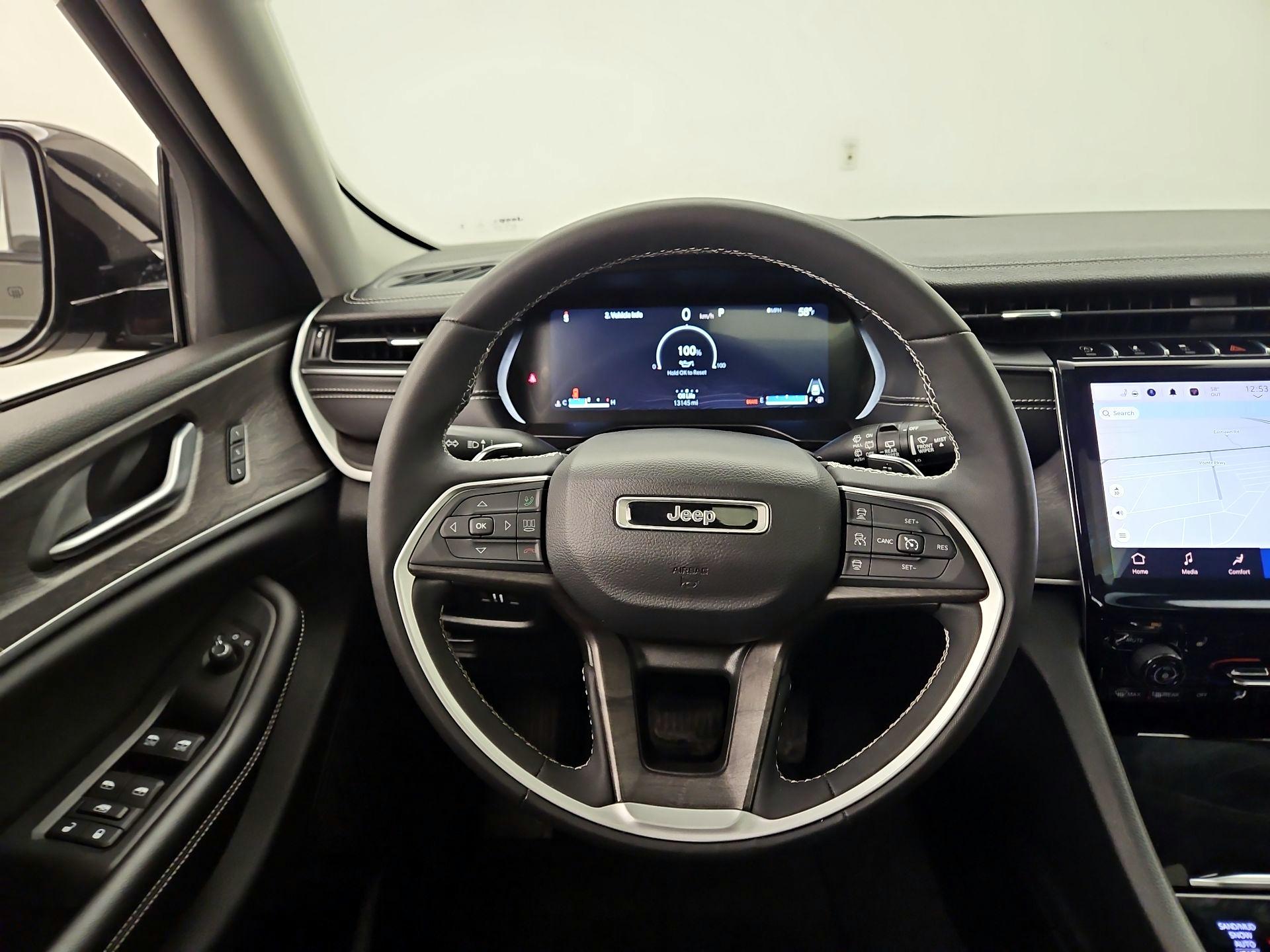 Thumbnail: 2023 Jeep Grand Cherokee - 10