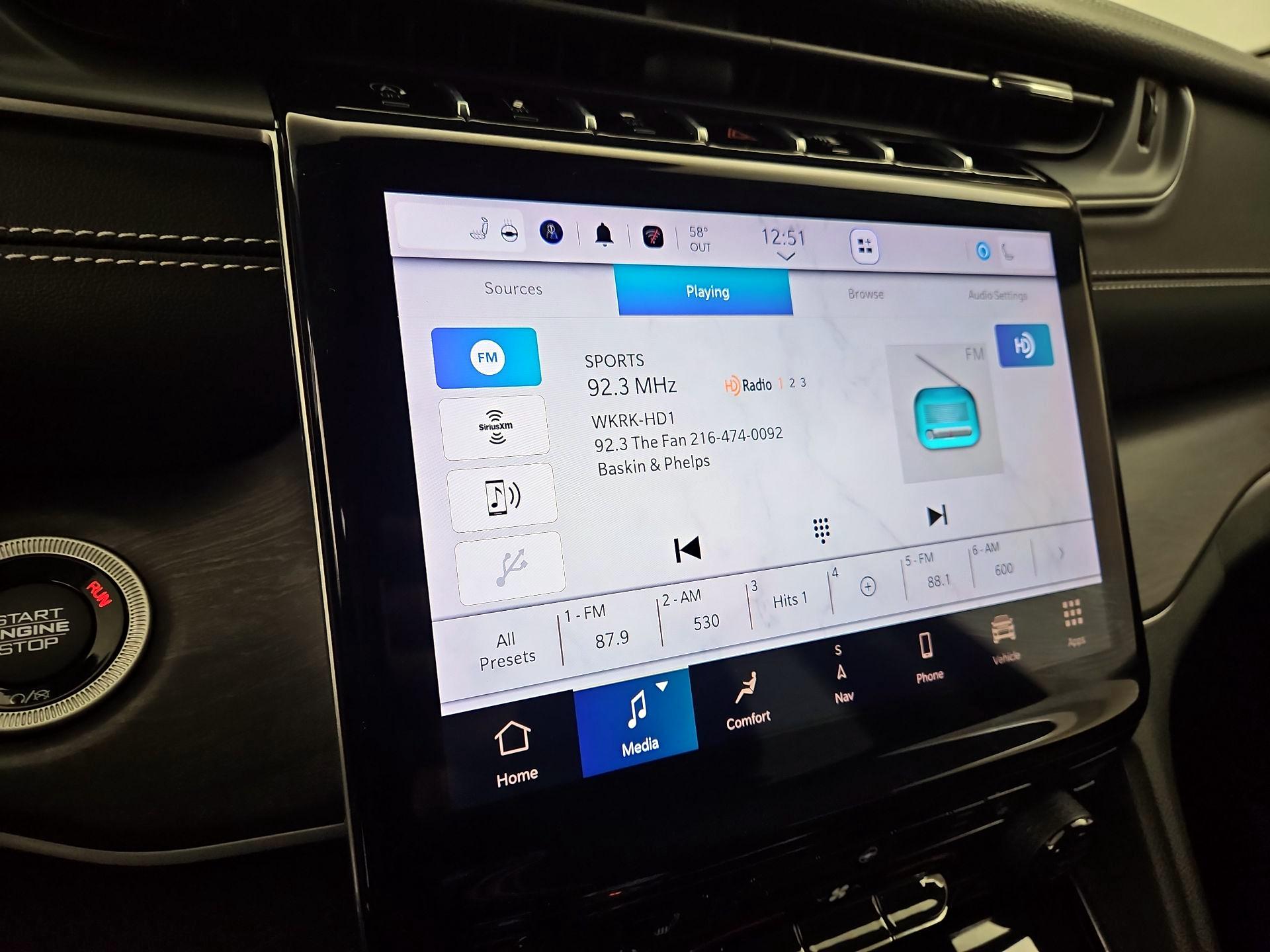 Thumbnail: 2023 Jeep Grand Cherokee - 16