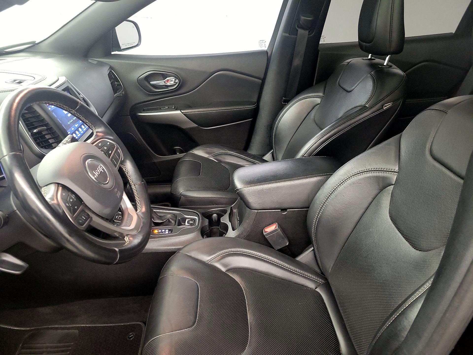 Thumbnail: 2021 Jeep Cherokee - 11