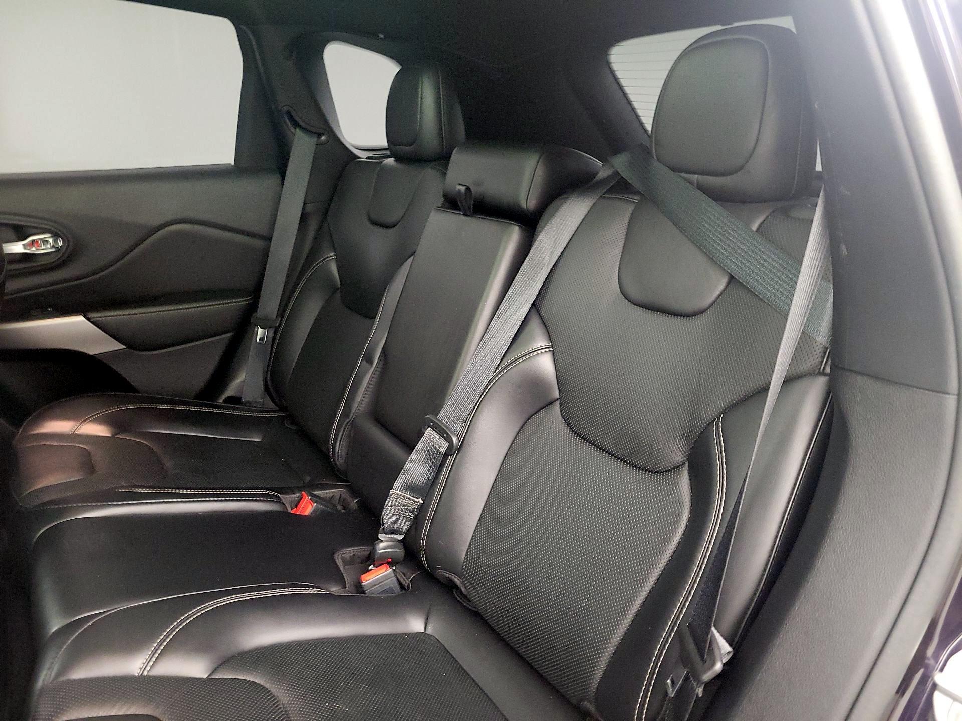 Thumbnail: 2021 Jeep Cherokee - 20