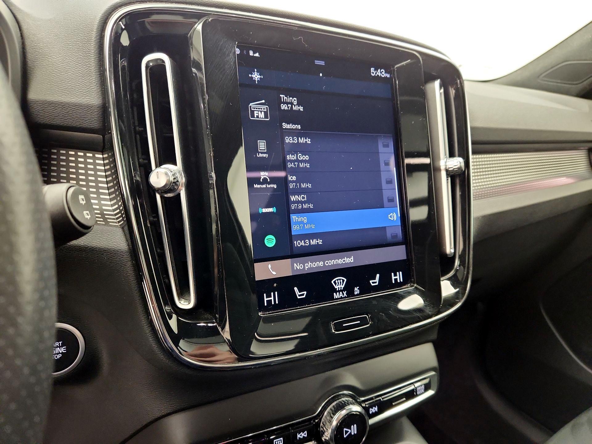 Thumbnail: 2021 Volvo XC40 - 16