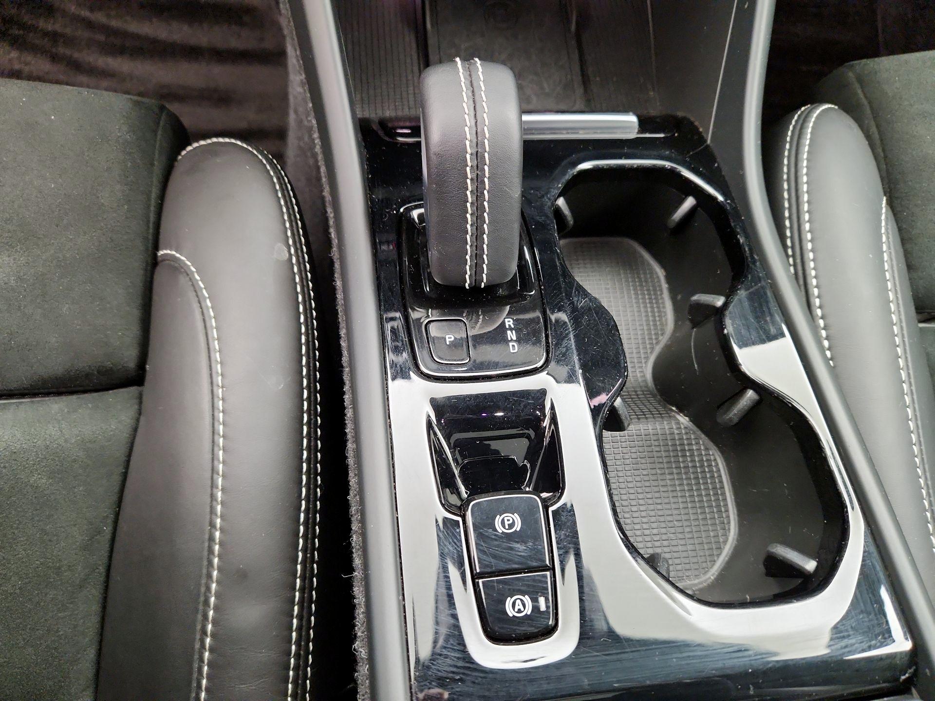 Thumbnail: 2021 Volvo XC40 - 18