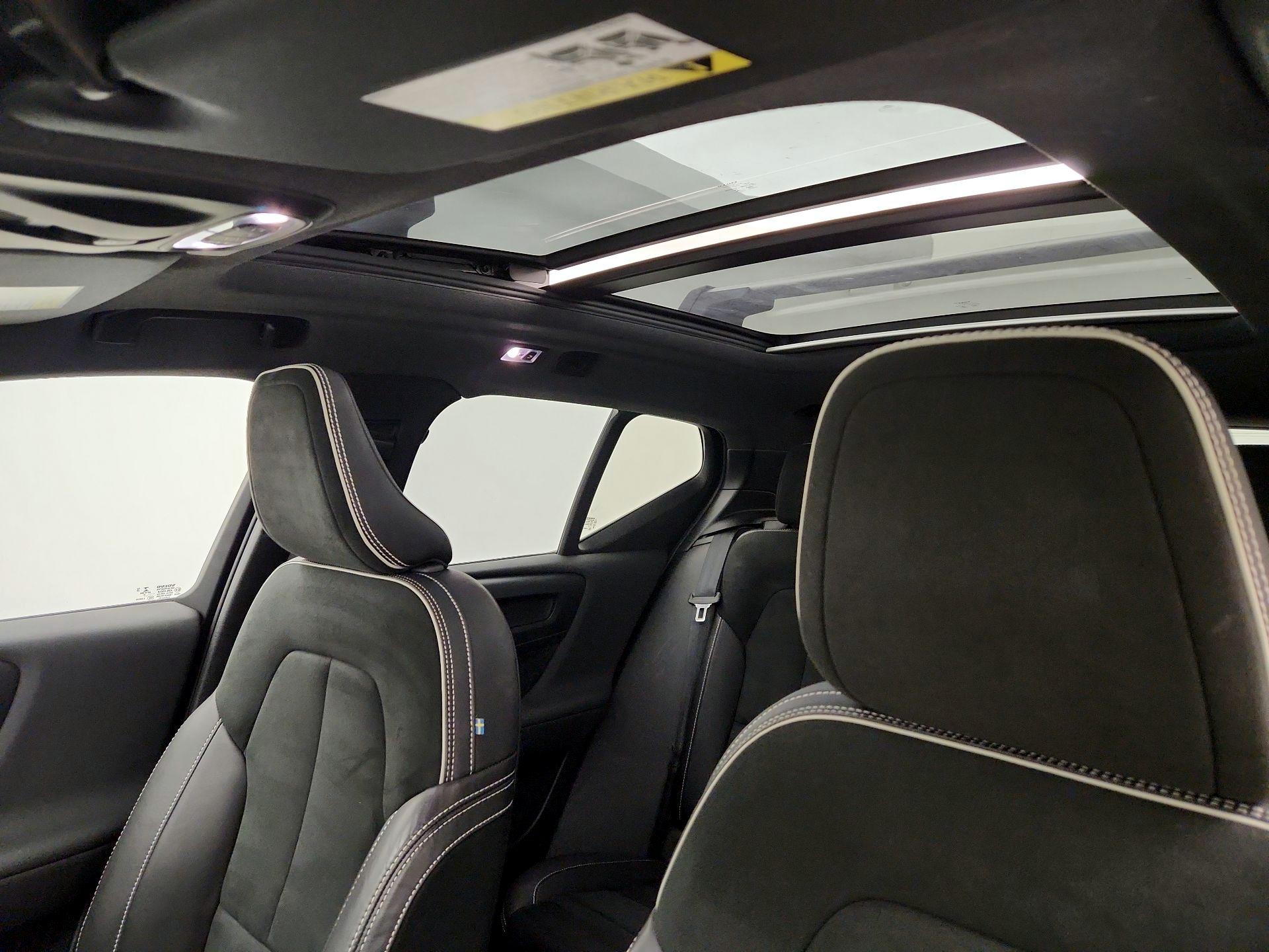 Thumbnail: 2021 Volvo XC40 - 20