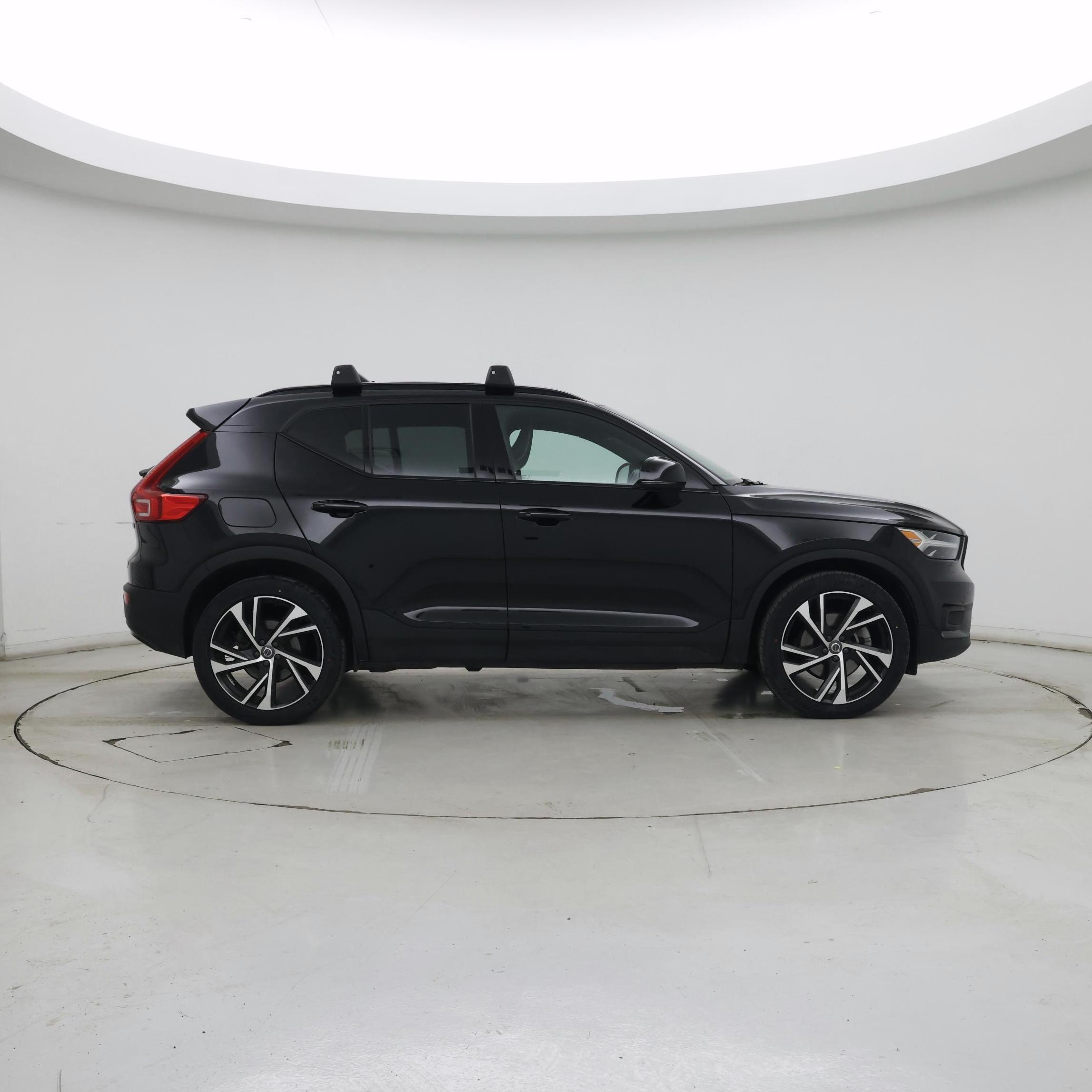 Thumbnail: 2021 Volvo XC40 - 7