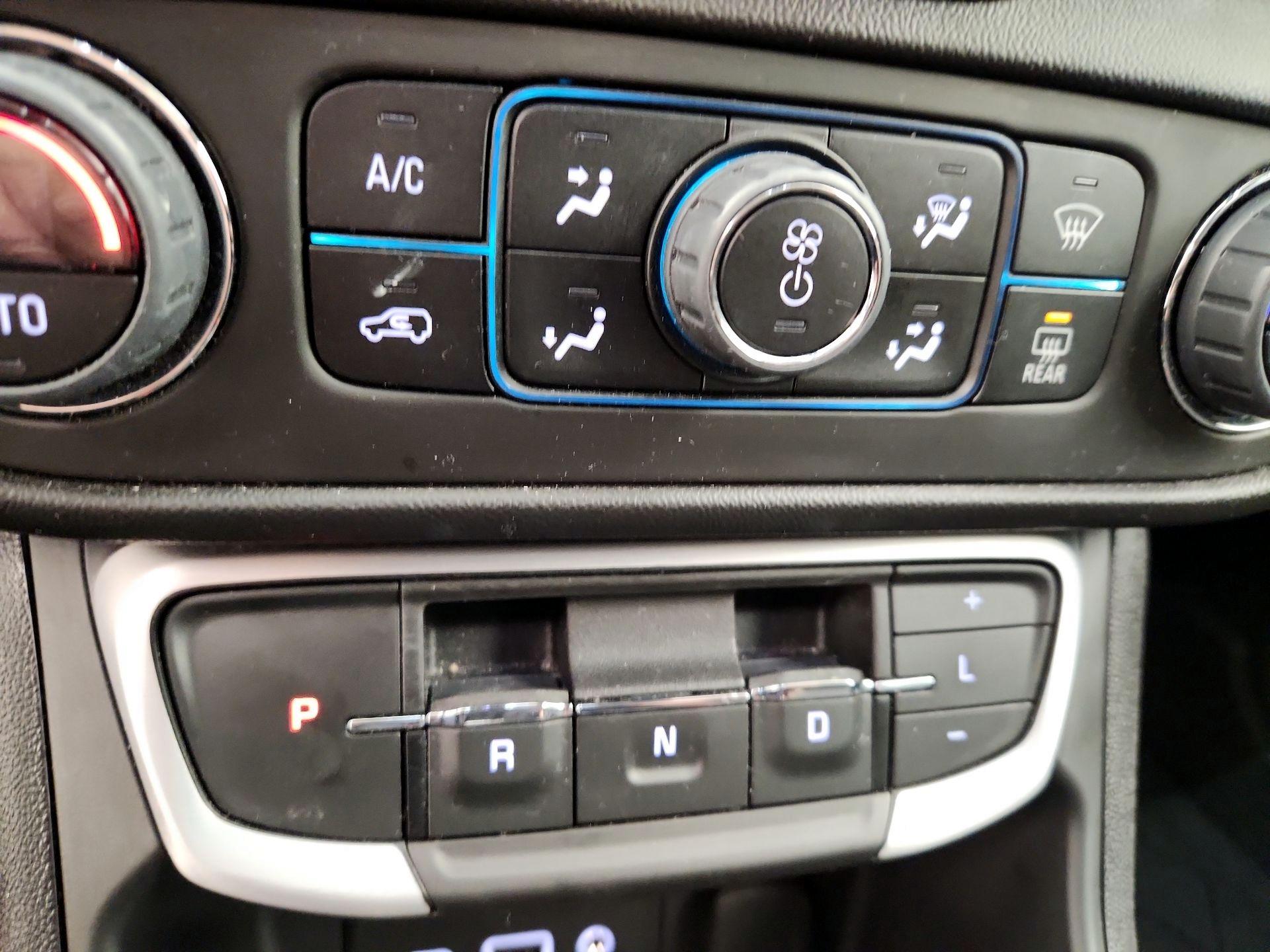 Thumbnail: 2022 GMC Terrain - 17