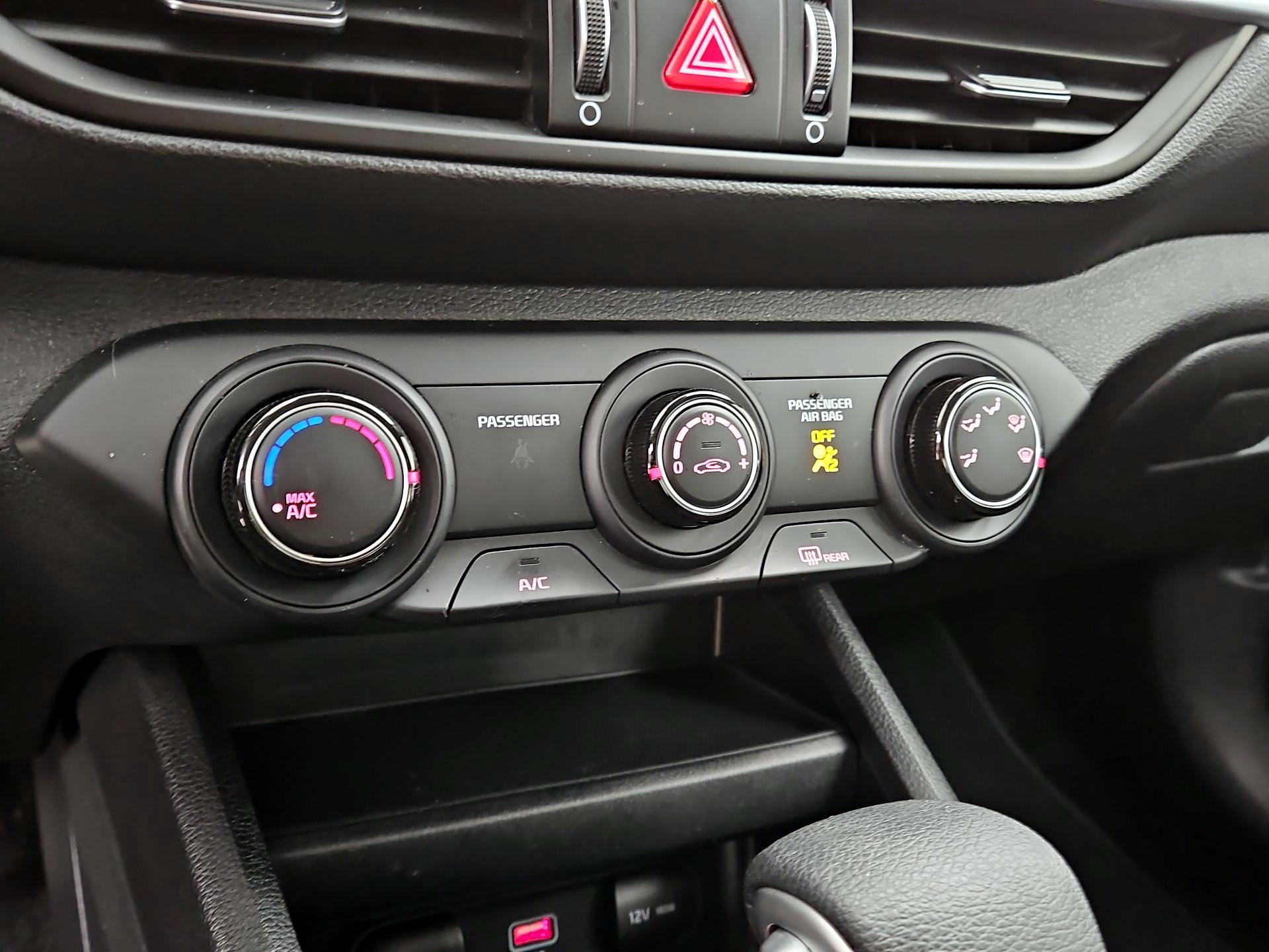 Thumbnail: 2023 Kia Forte - 16