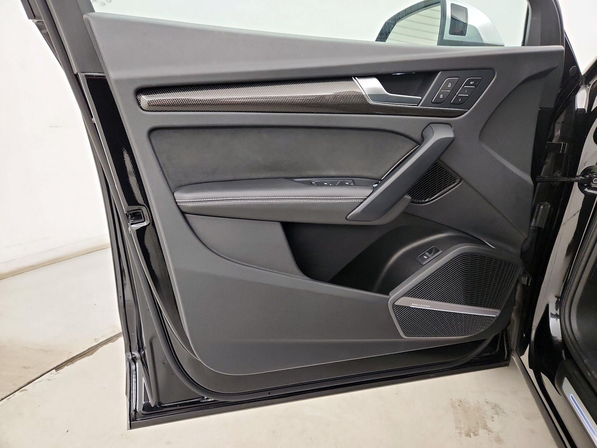 Thumbnail: 2022 Audi SQ5 - 12