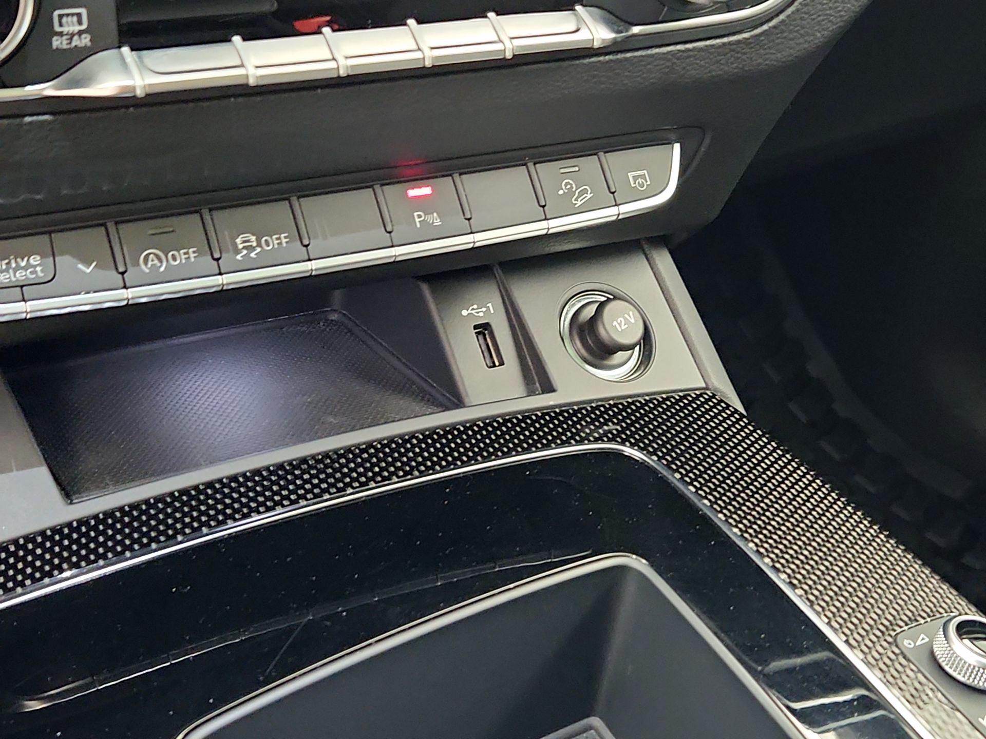 Thumbnail: 2022 Audi SQ5 - 18