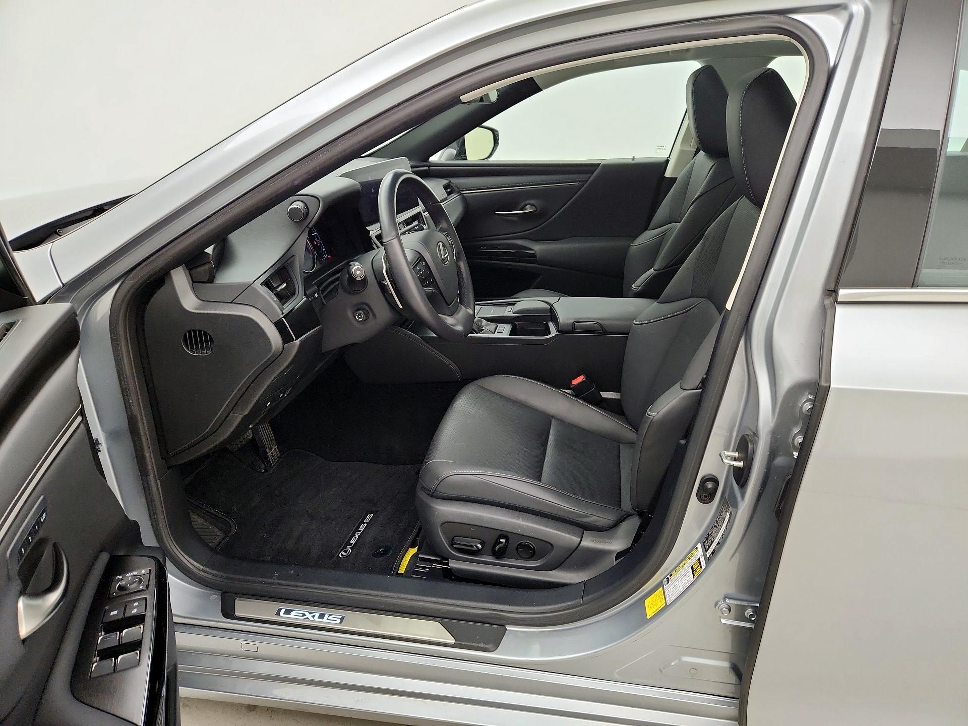 Thumbnail: 2022 Lexus ES - 11