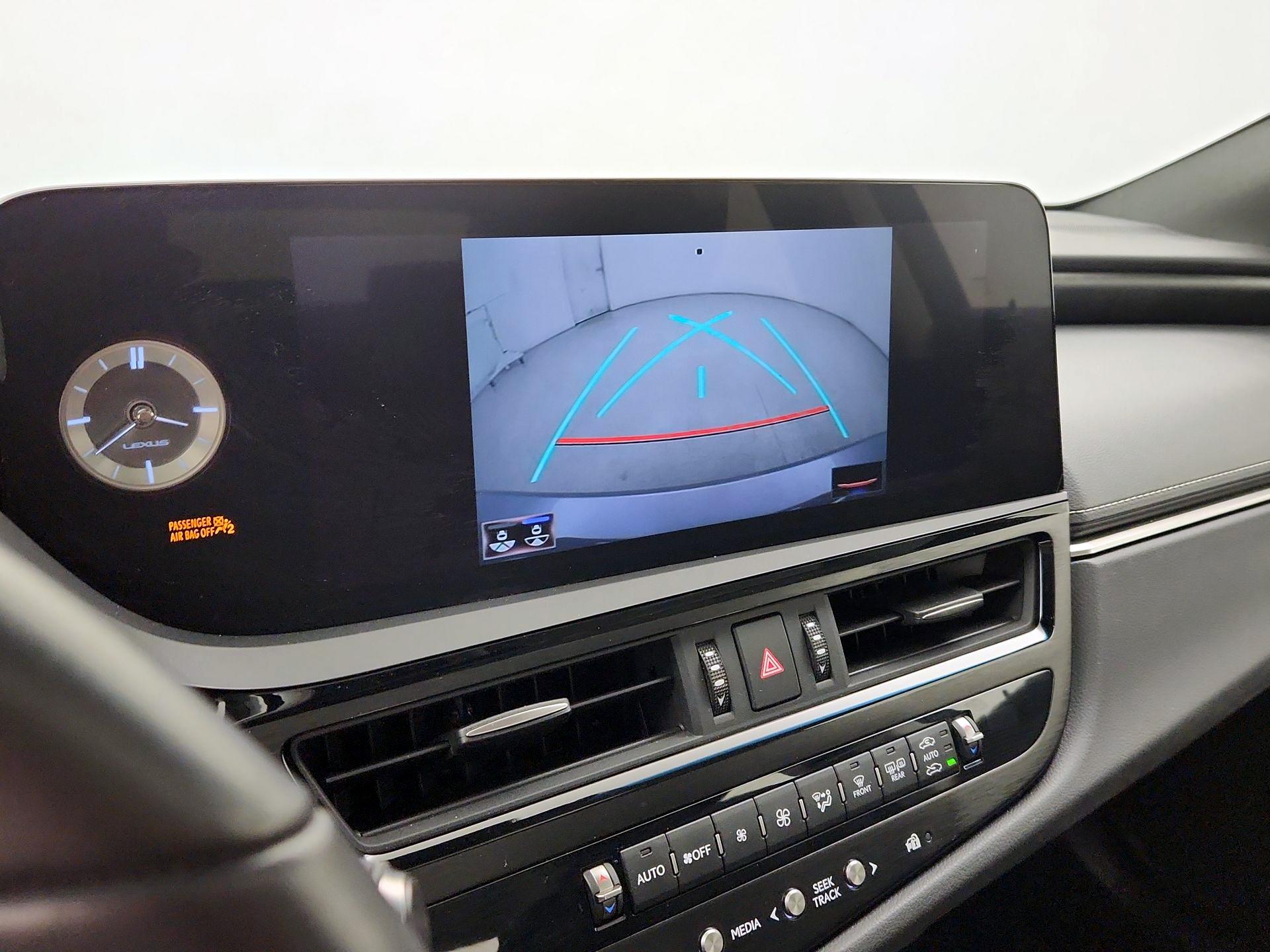 Thumbnail: 2022 Lexus ES - 15