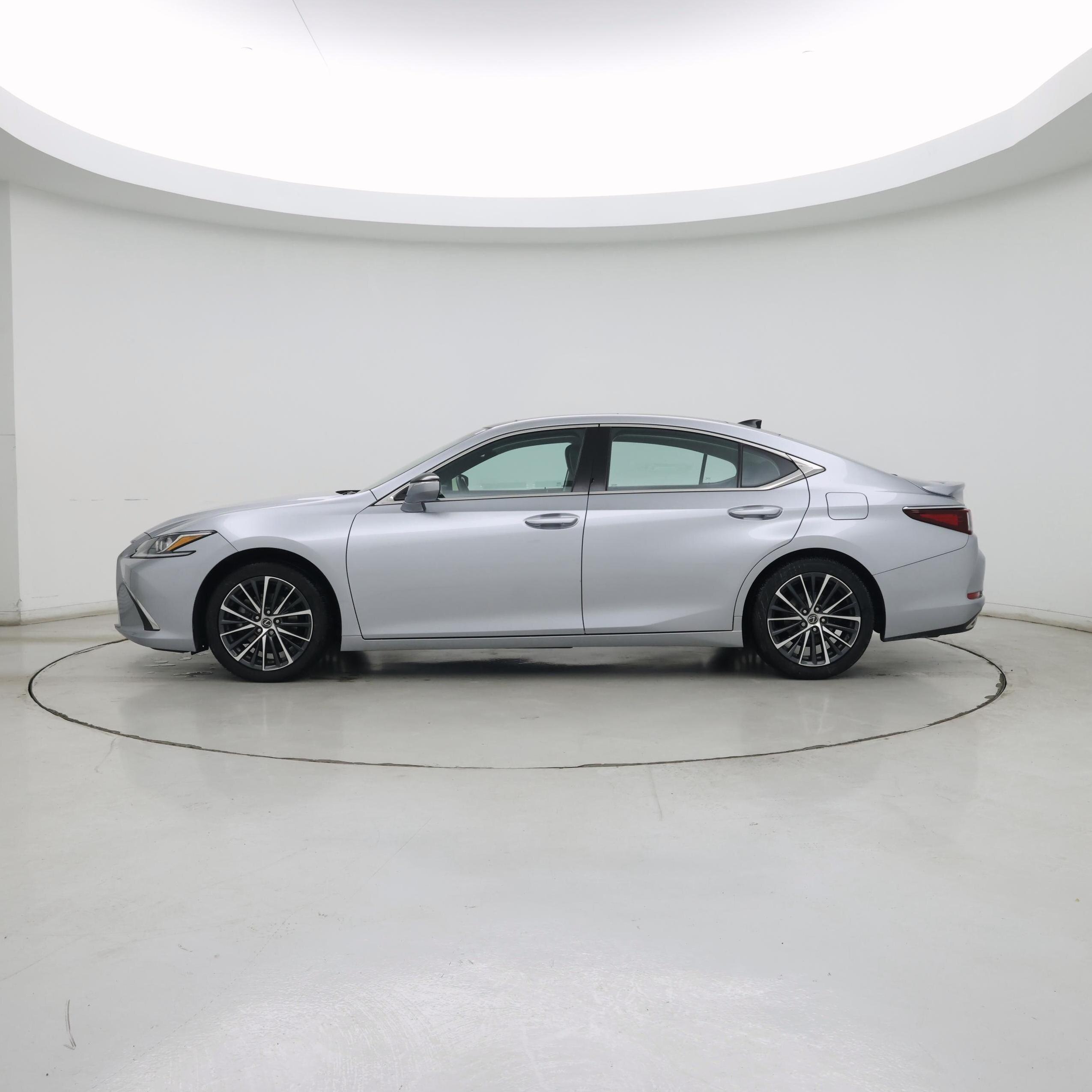 Thumbnail: 2022 Lexus ES - 3