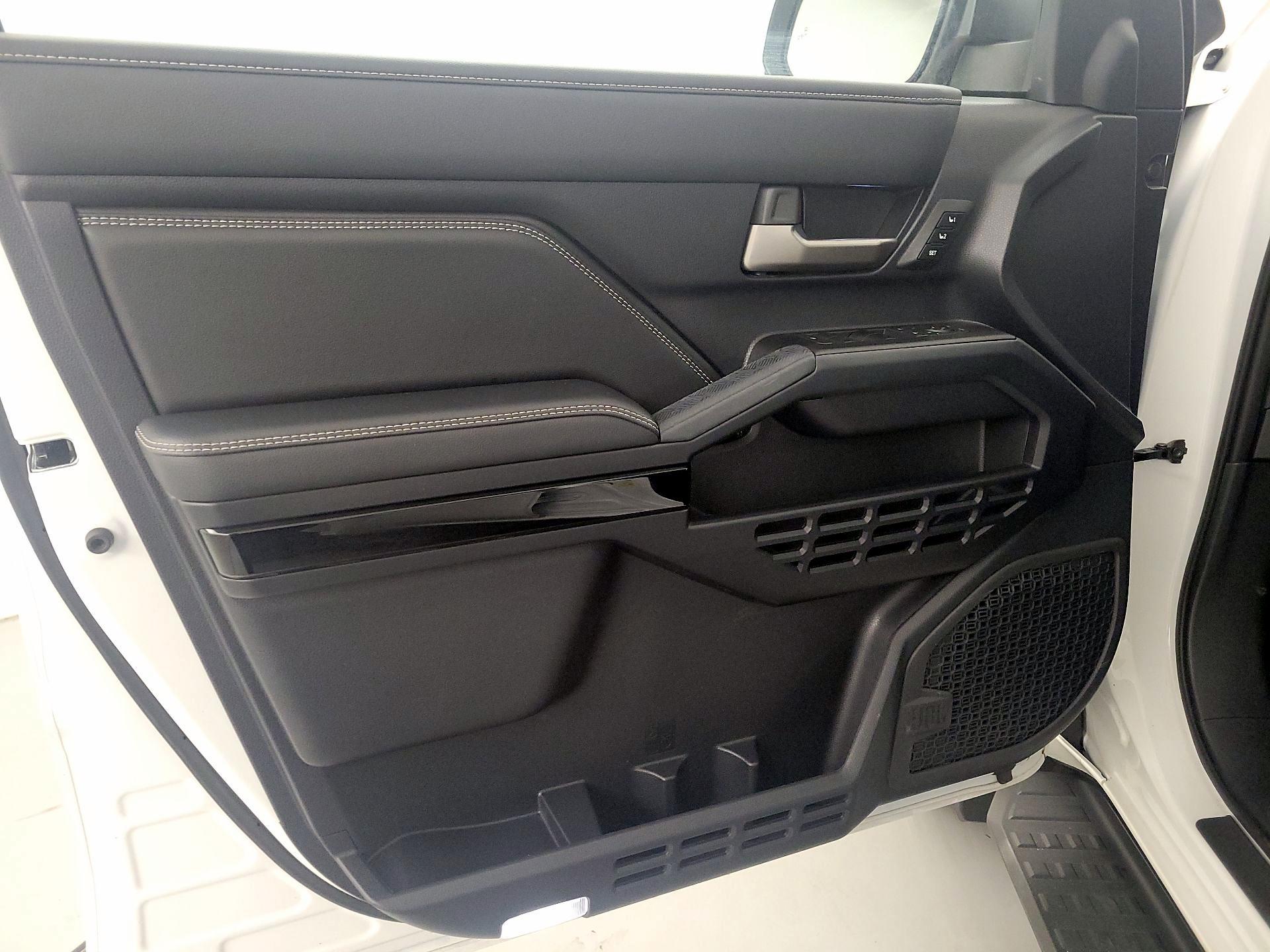 Thumbnail: 2025 Toyota 4Runner - 12