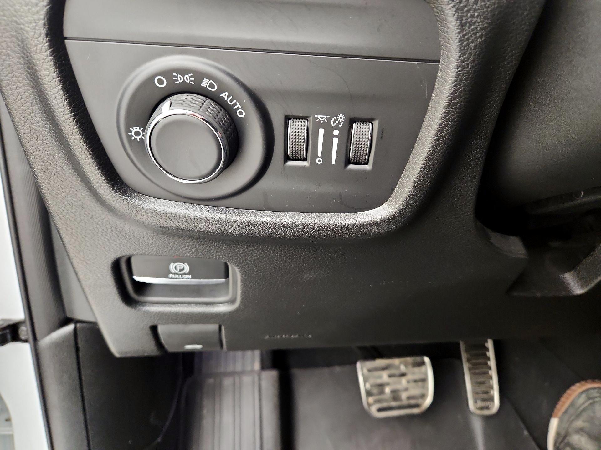 Thumbnail: 2024 Jeep Grand Cherokee - 13