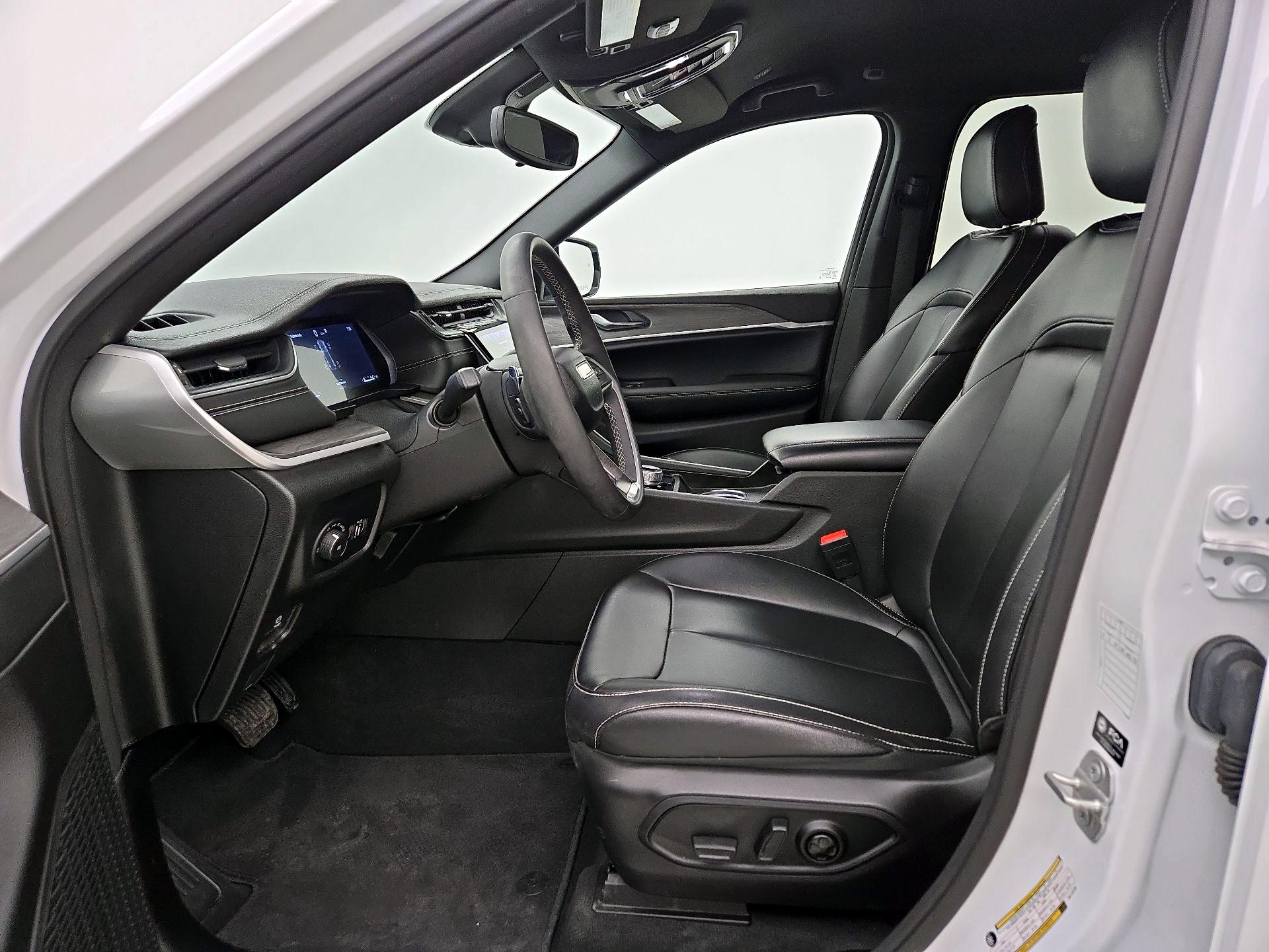 Thumbnail: 2024 Jeep Grand Cherokee - 11