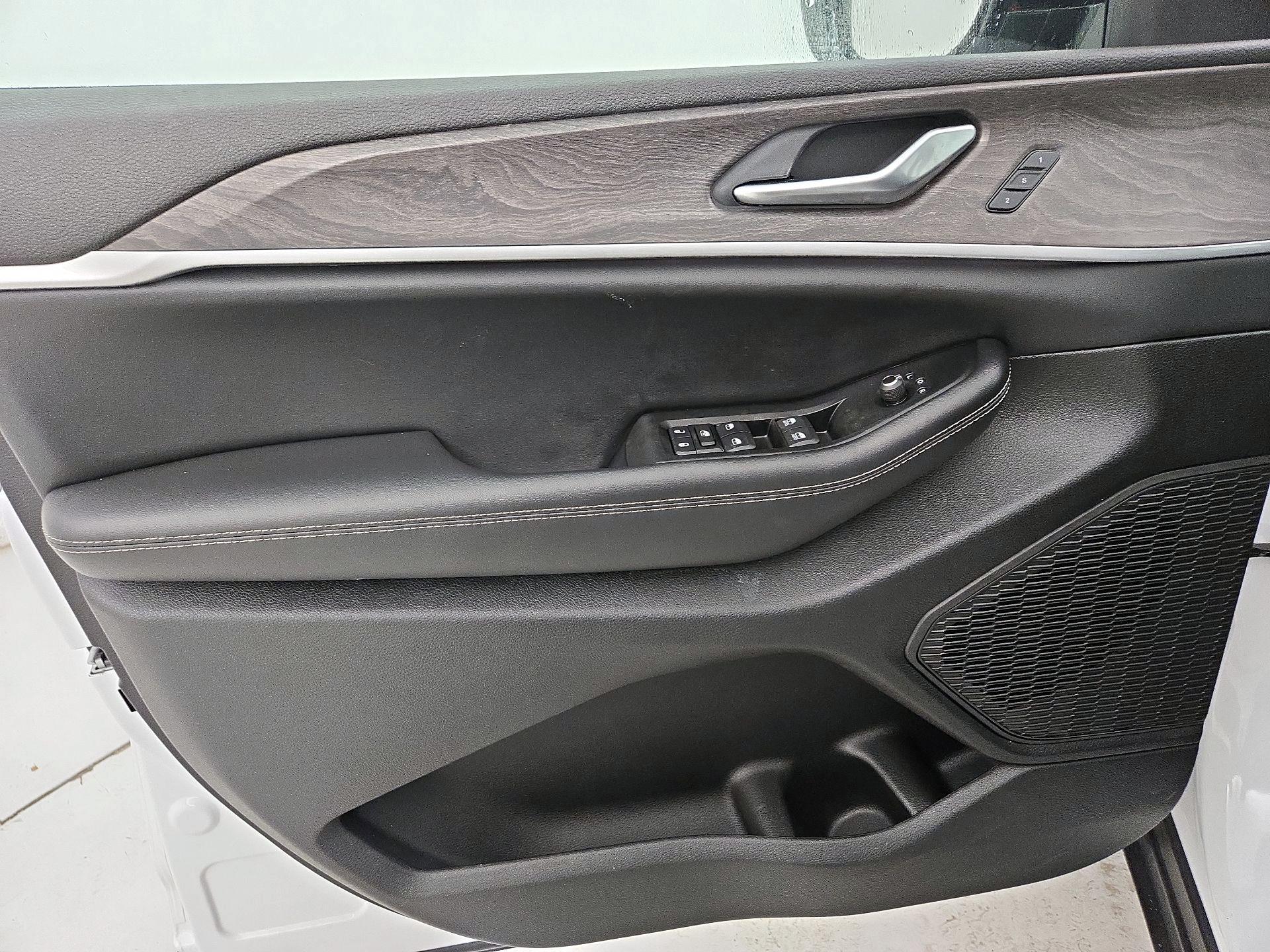 Thumbnail: 2024 Jeep Grand Cherokee - 12