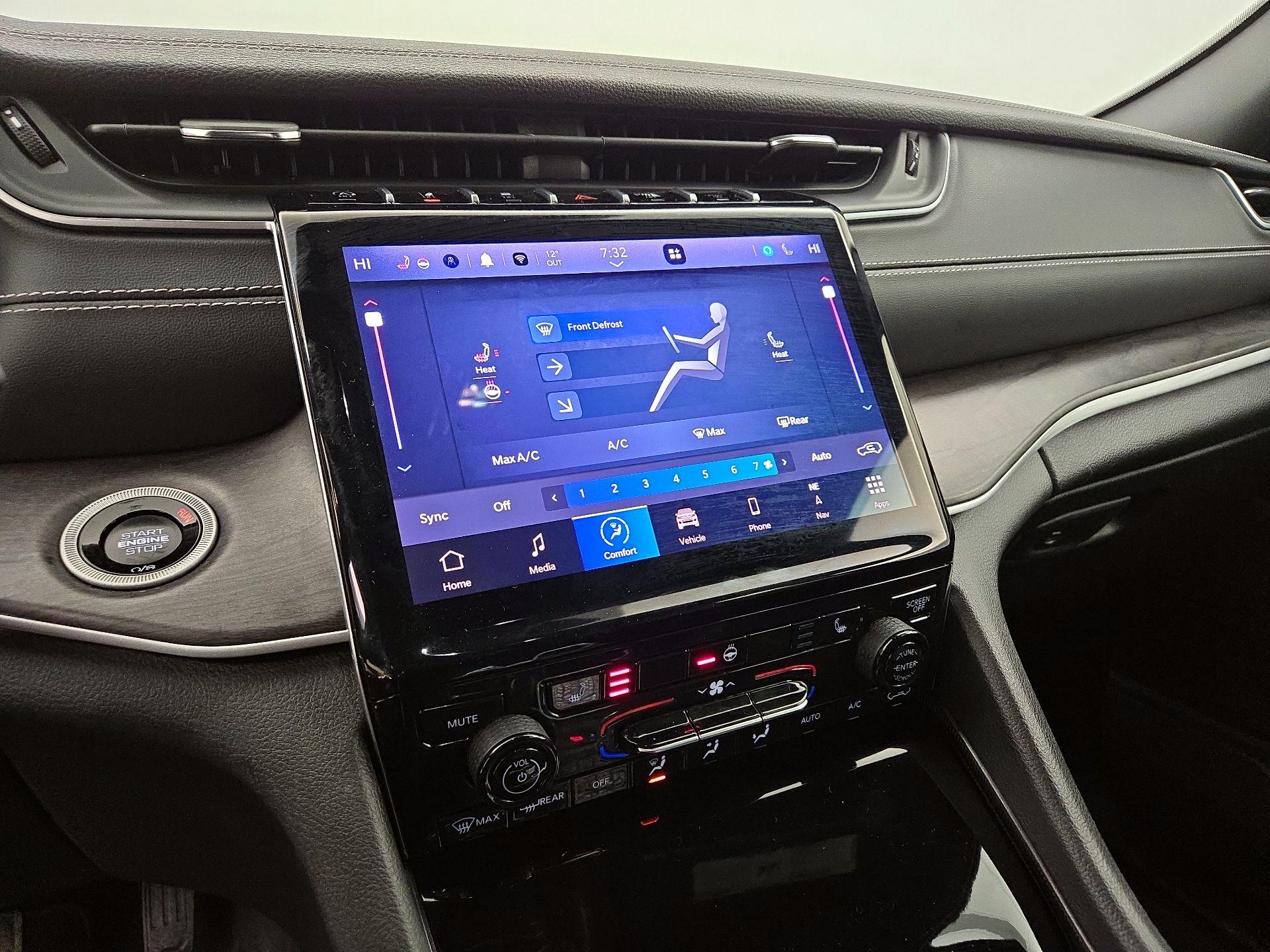 Thumbnail: 2024 Jeep Grand Cherokee - 17