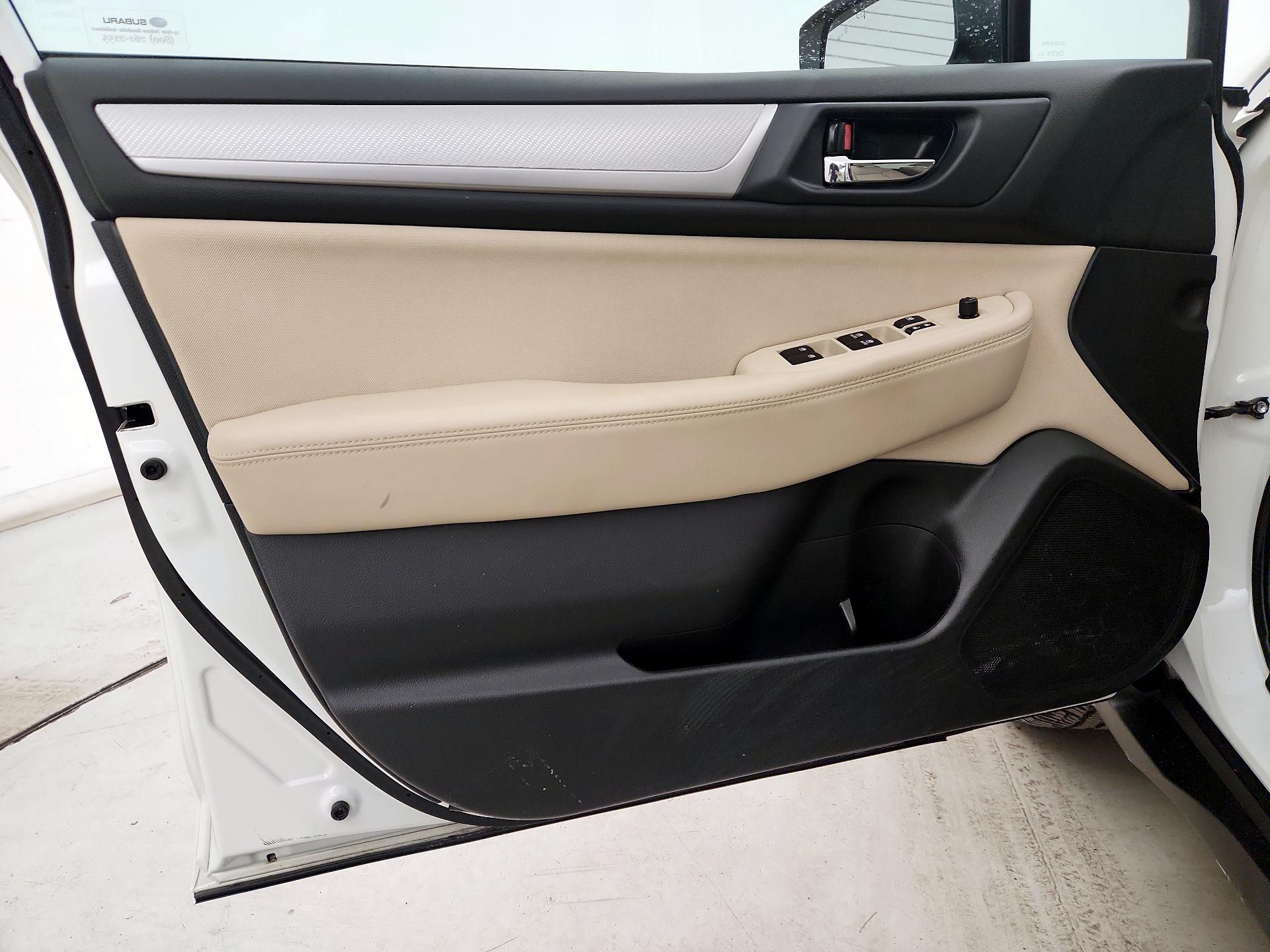 Thumbnail: 2016 Subaru Outback - 12