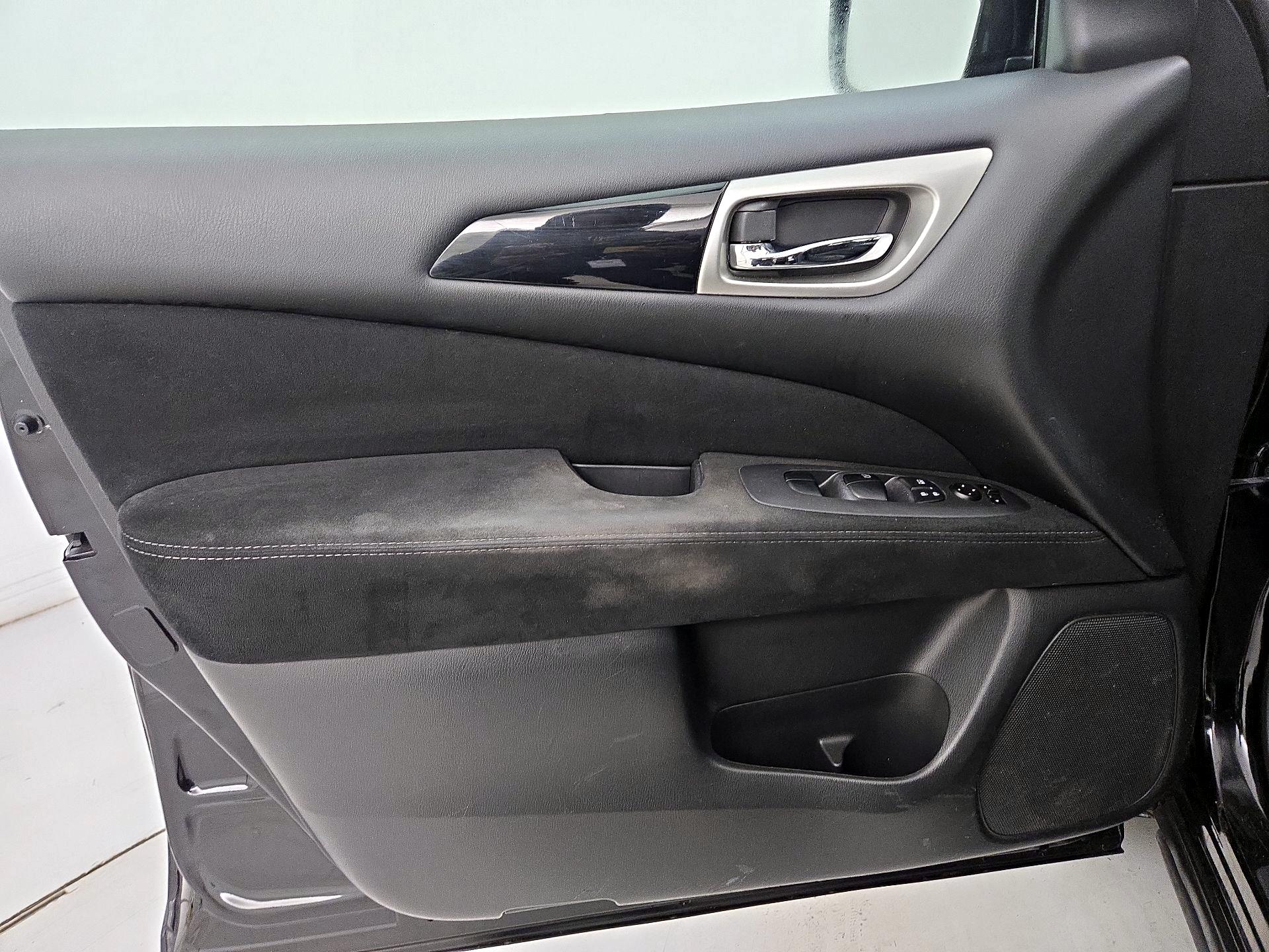 Thumbnail: 2014 Nissan Pathfinder - 12