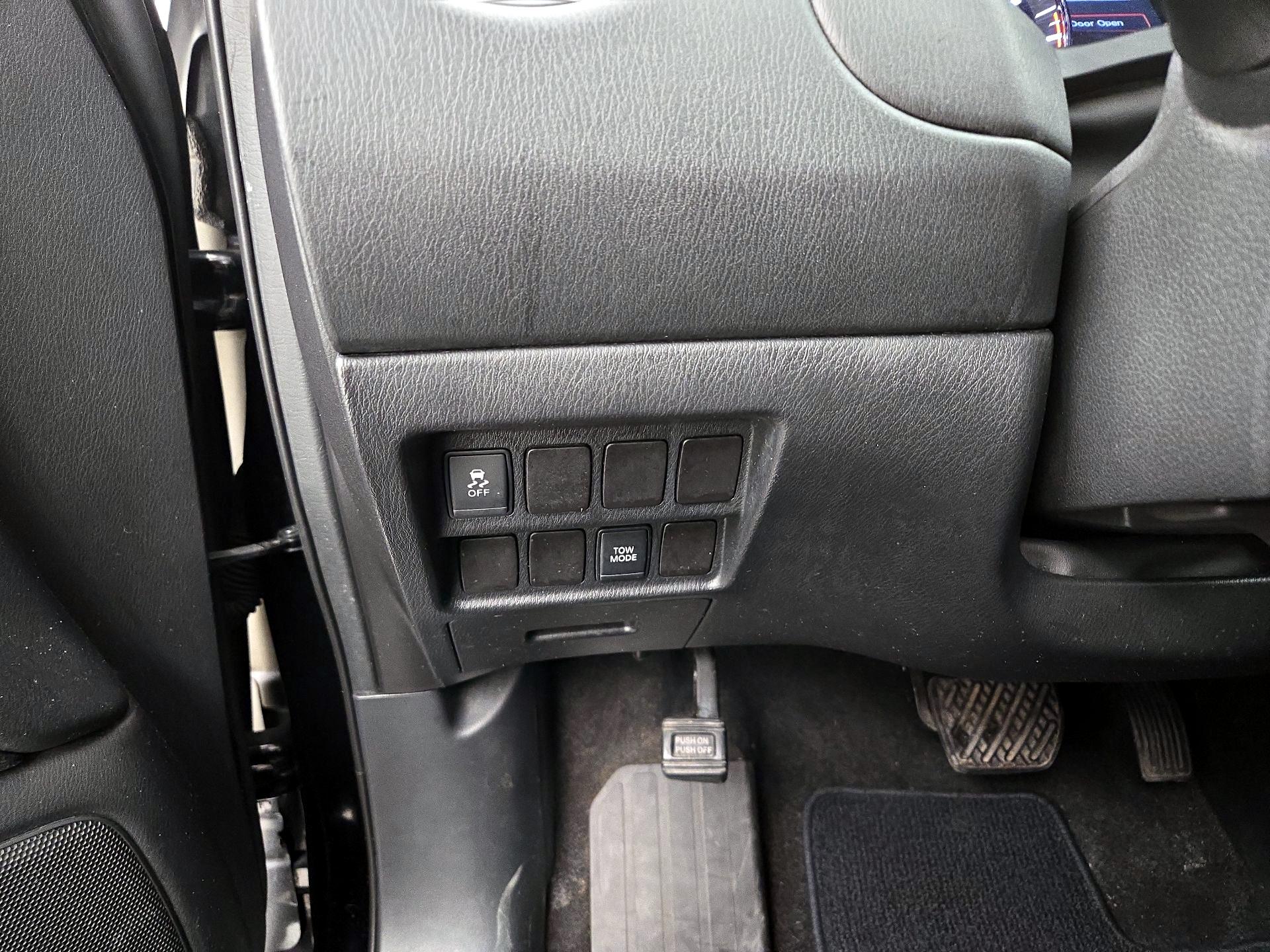 Thumbnail: 2014 Nissan Pathfinder - 13