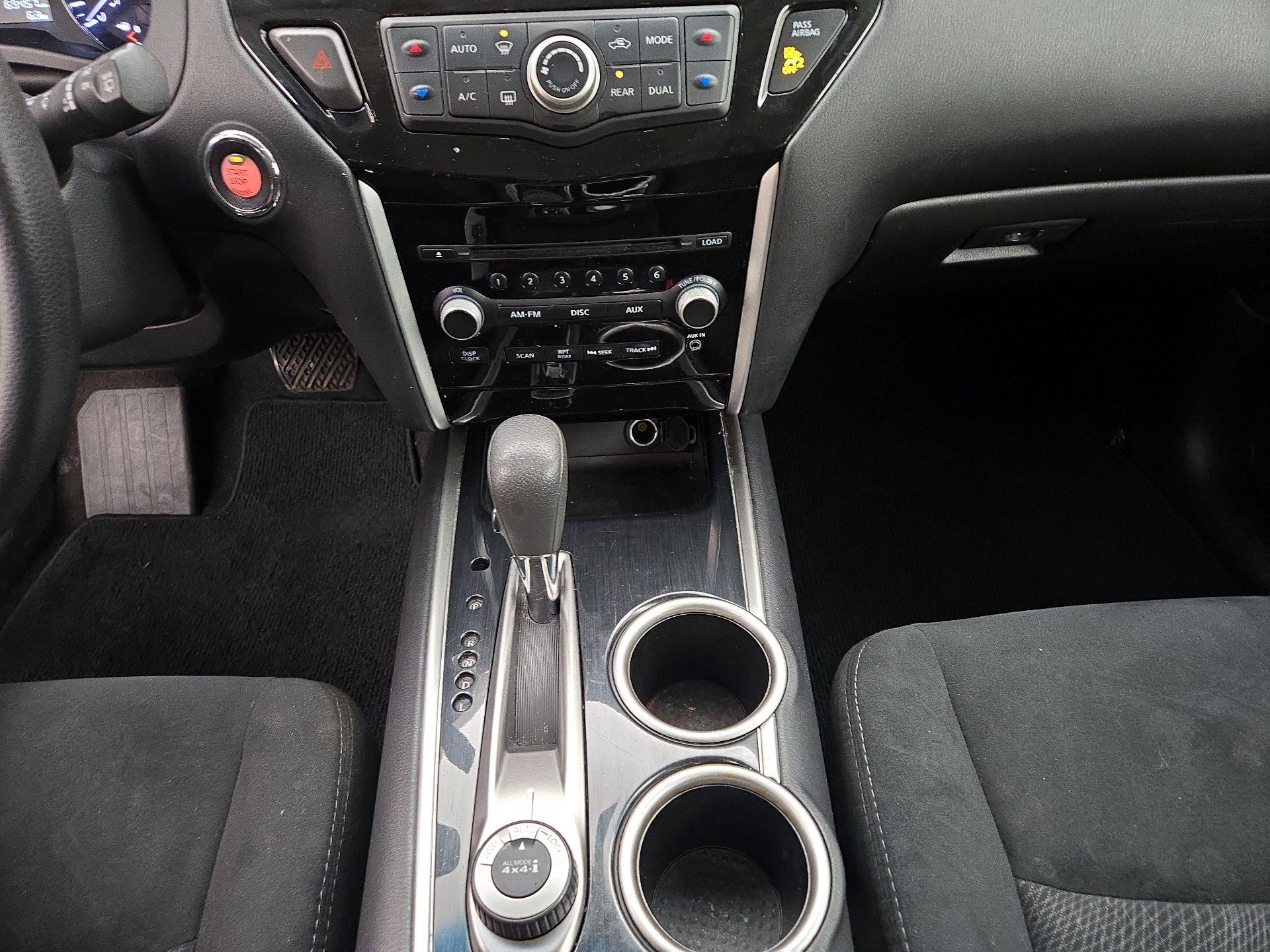 Thumbnail: 2014 Nissan Pathfinder - 16