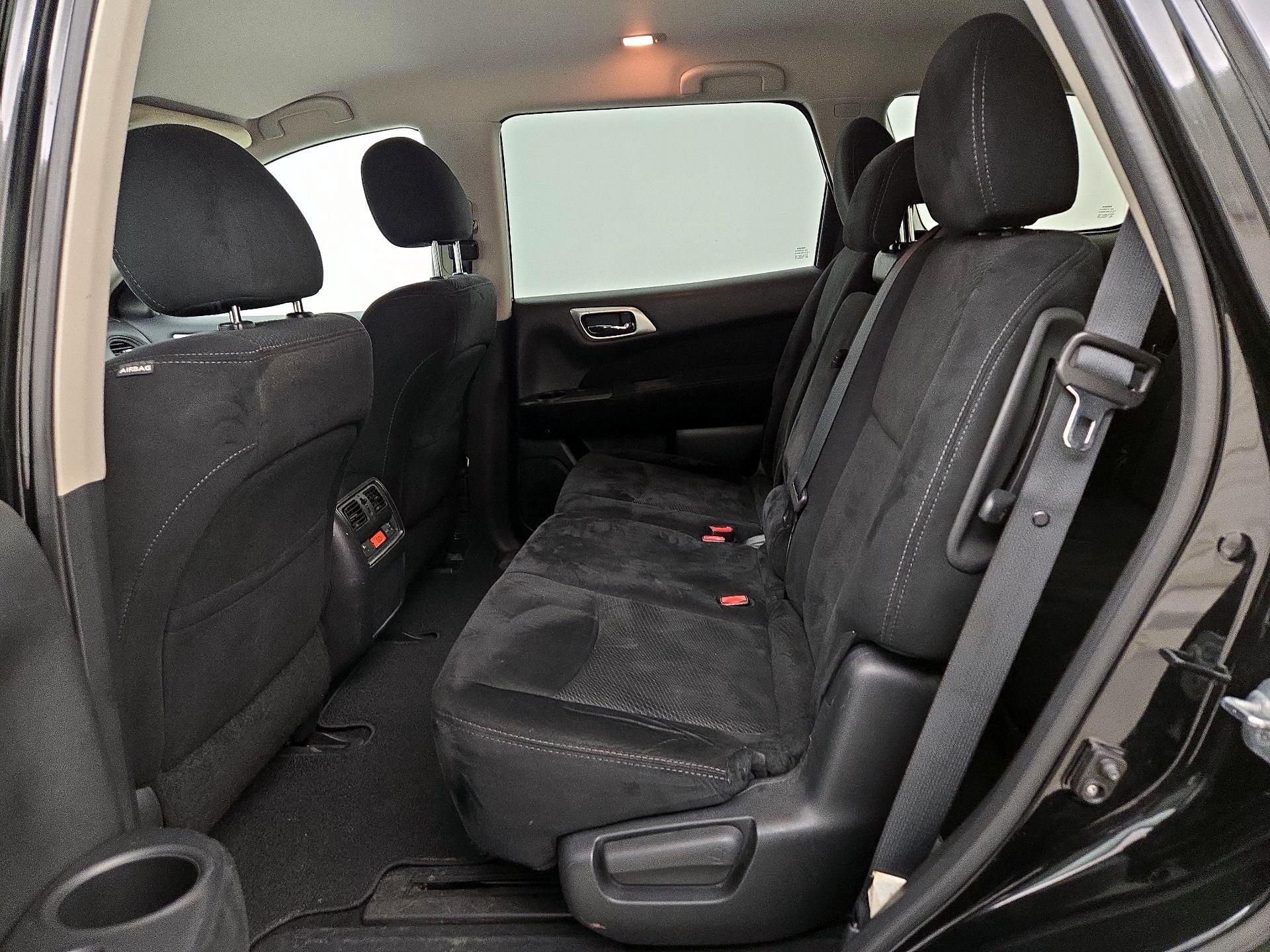 Thumbnail: 2014 Nissan Pathfinder - 18